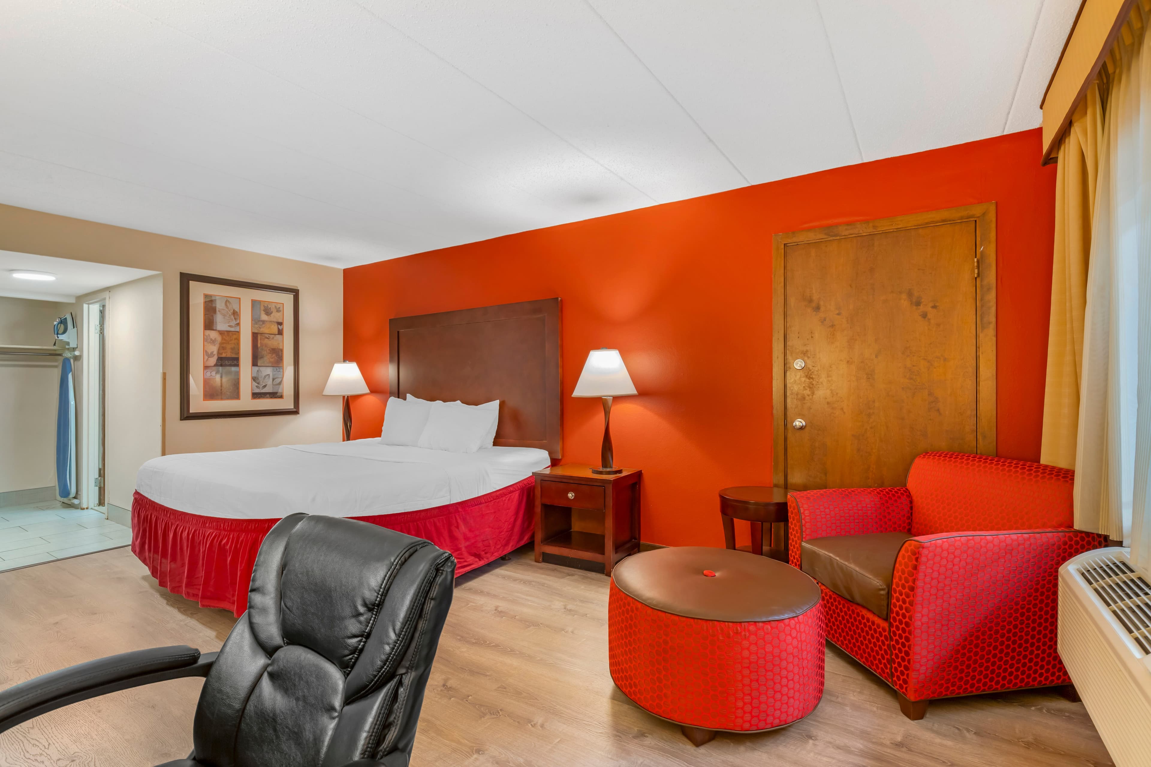 Clarion Hotel & Conference Center Lansing West - Image 3