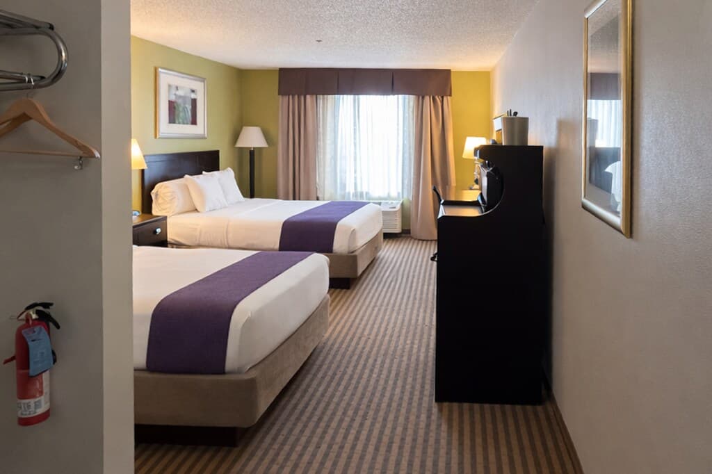 Sleep Inn & Suites - Image 4