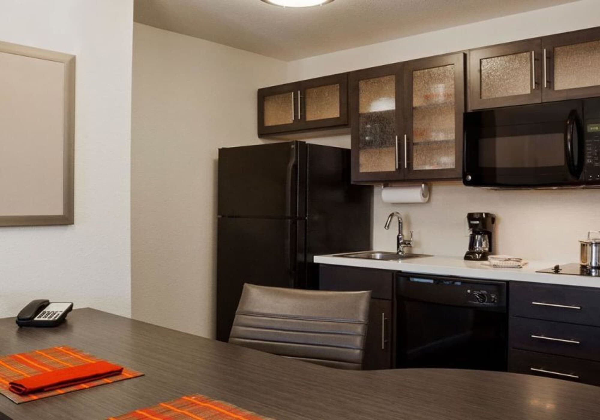 MainStay Suites Southfield-Detroit - Image 4