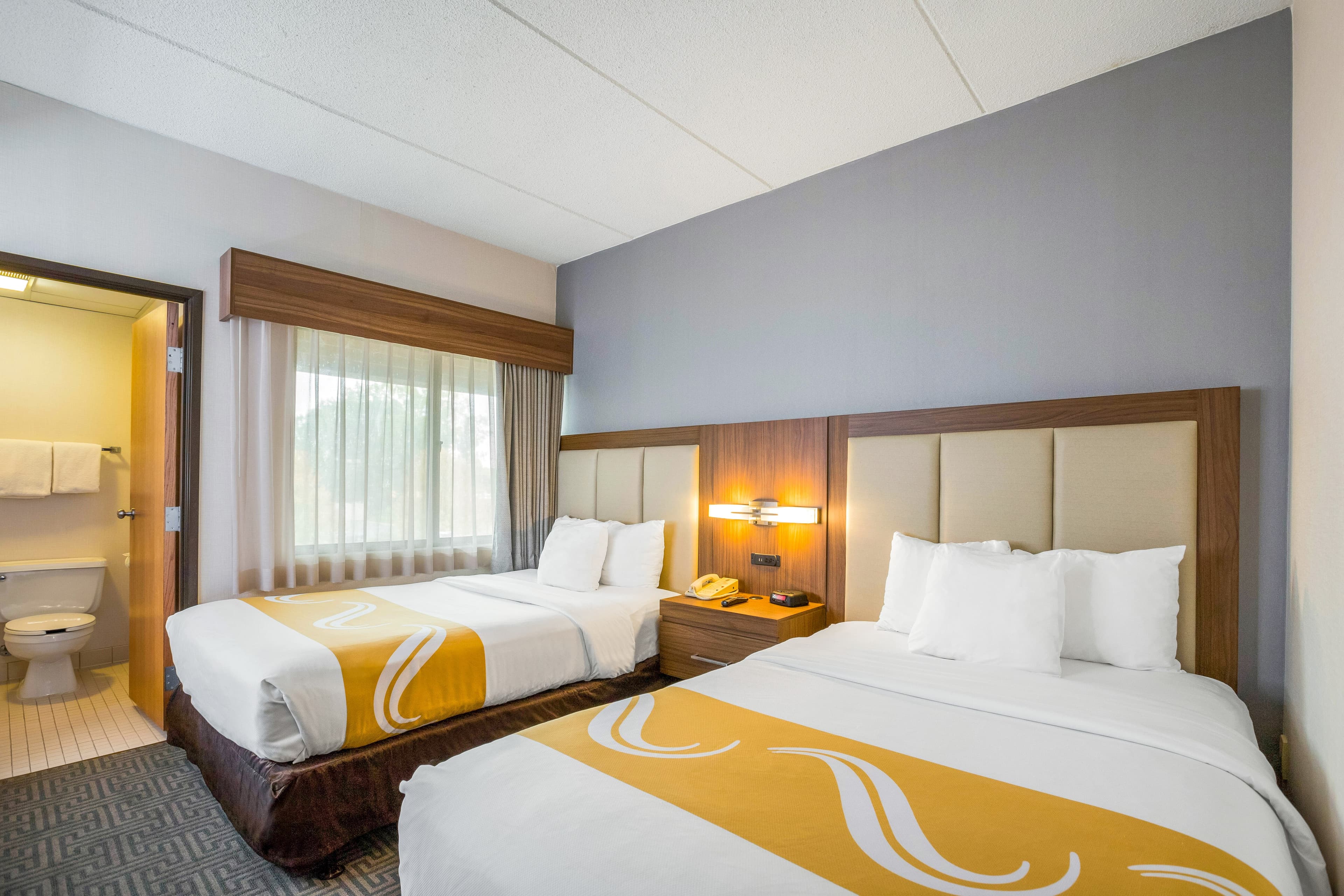 Quality Suites Lansing West — 10