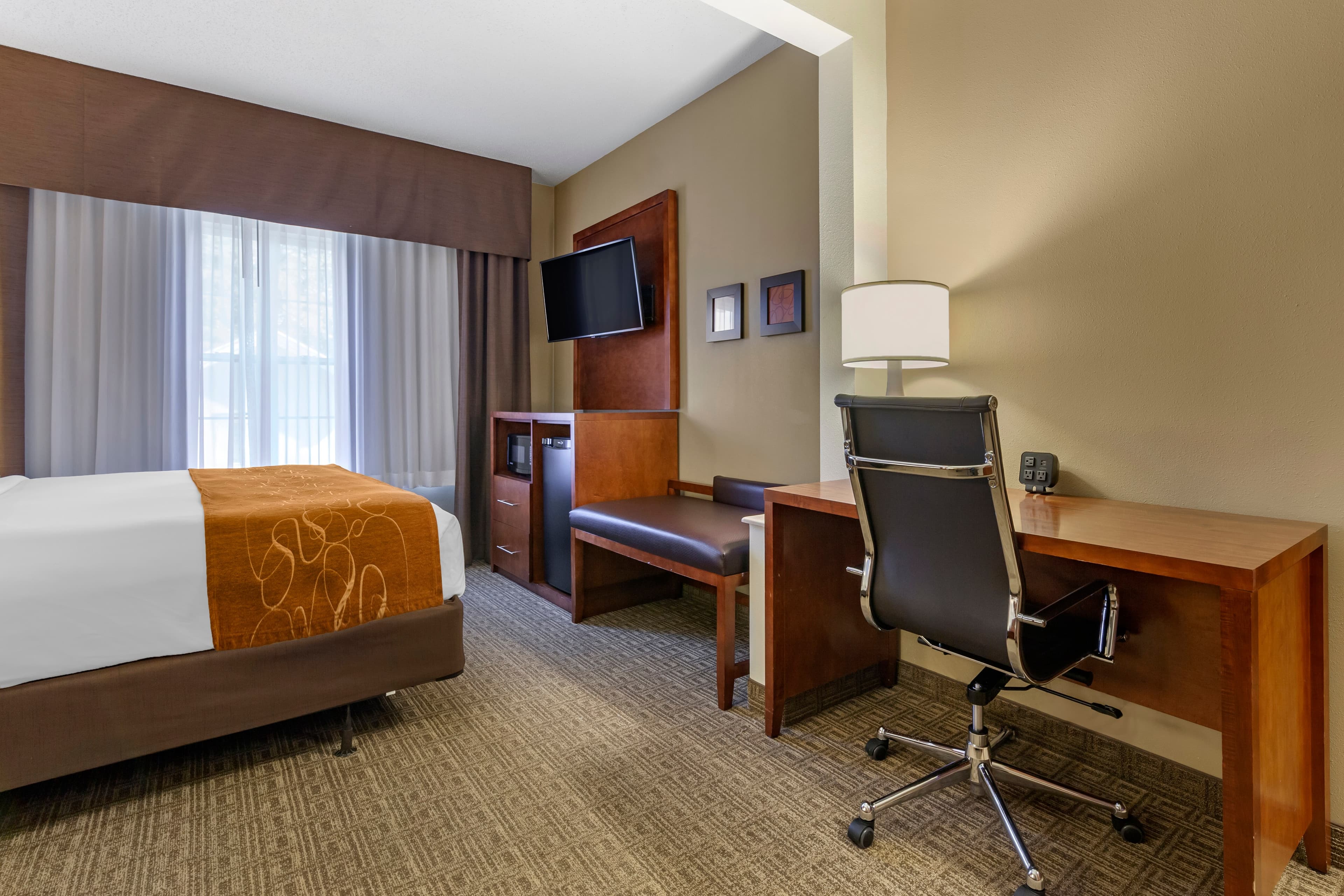 Comfort Suites Marquette — 7