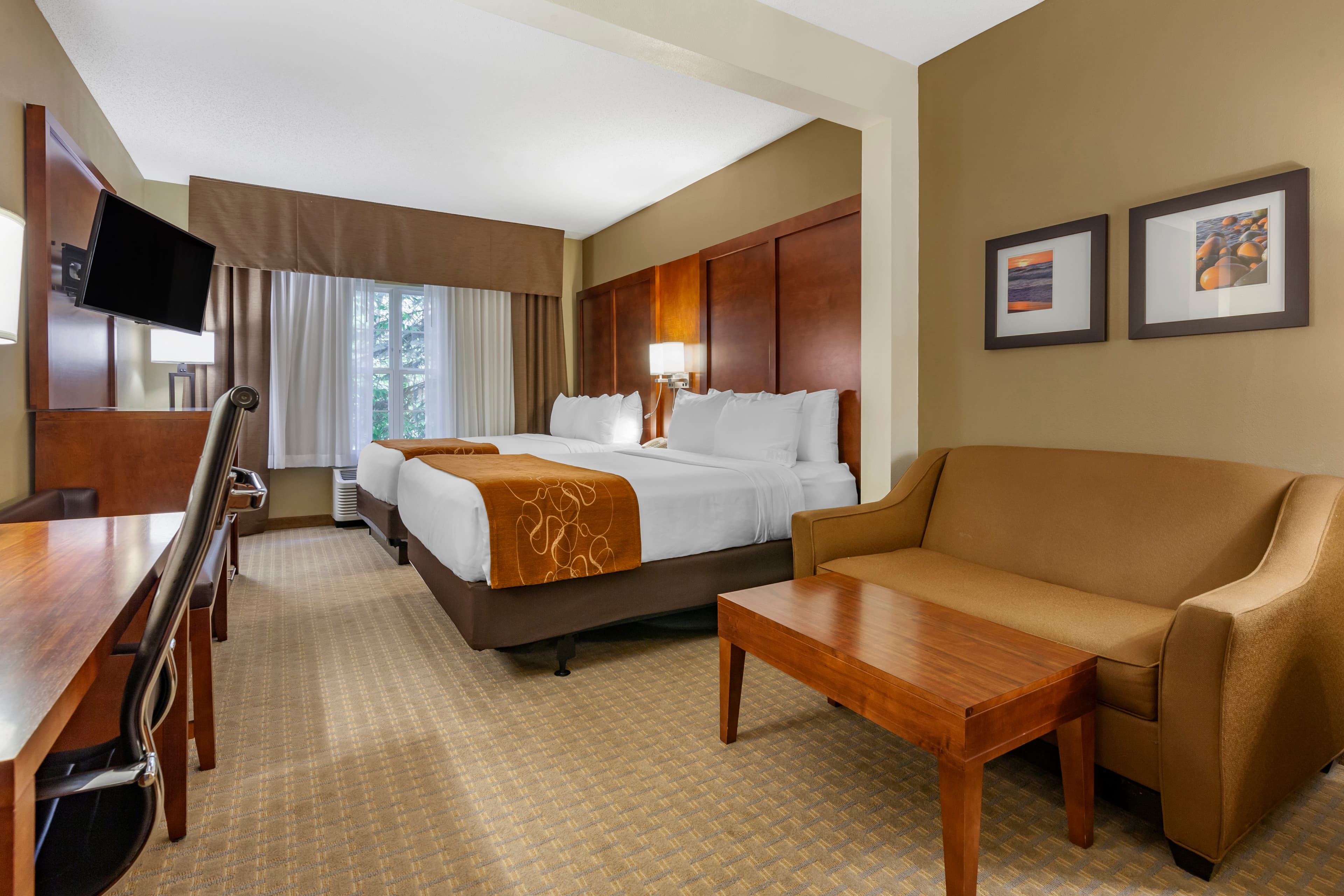 Comfort Suites Marquette - Image 2