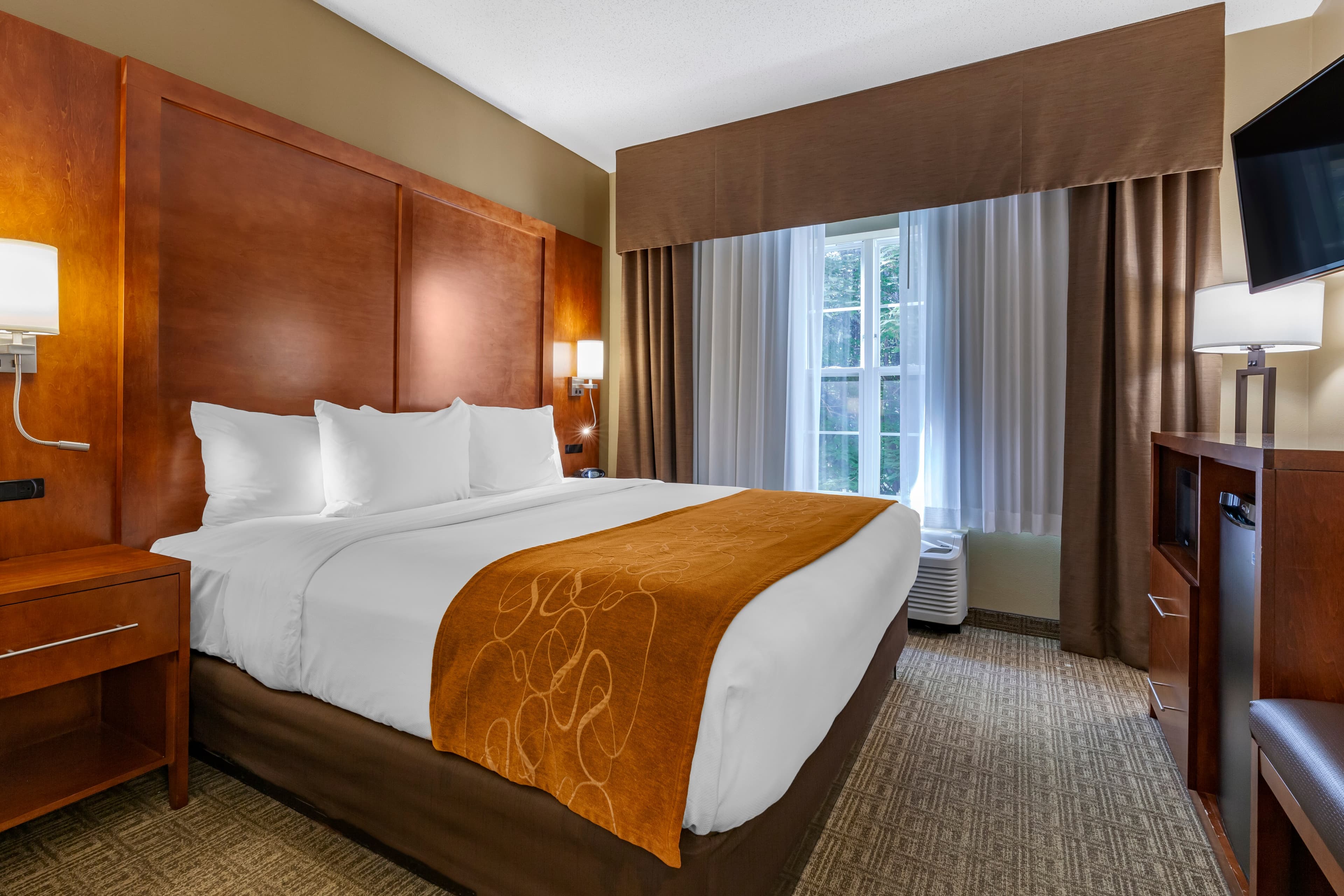 Comfort Suites Marquette — 16