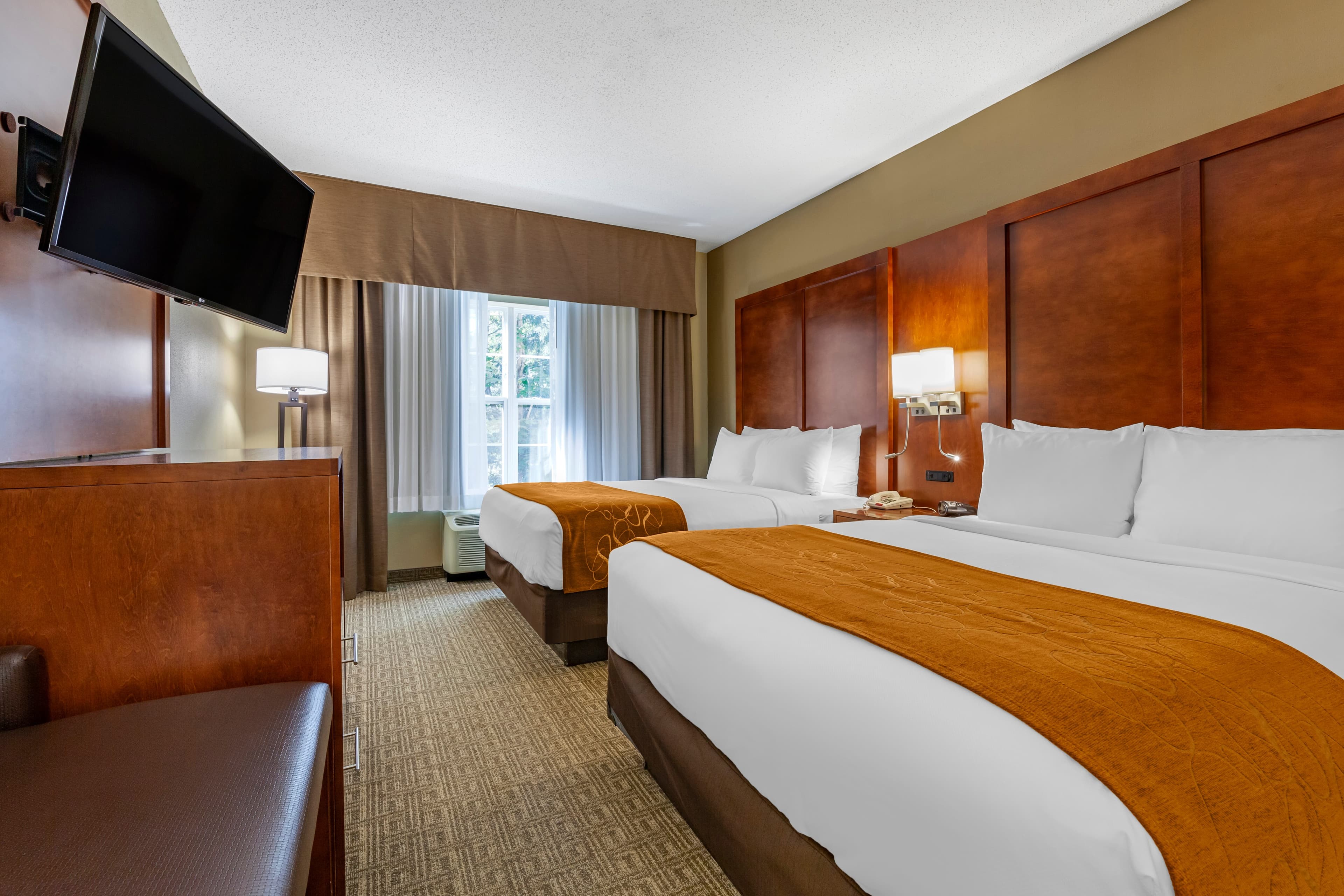 Comfort Suites Marquette — 20
