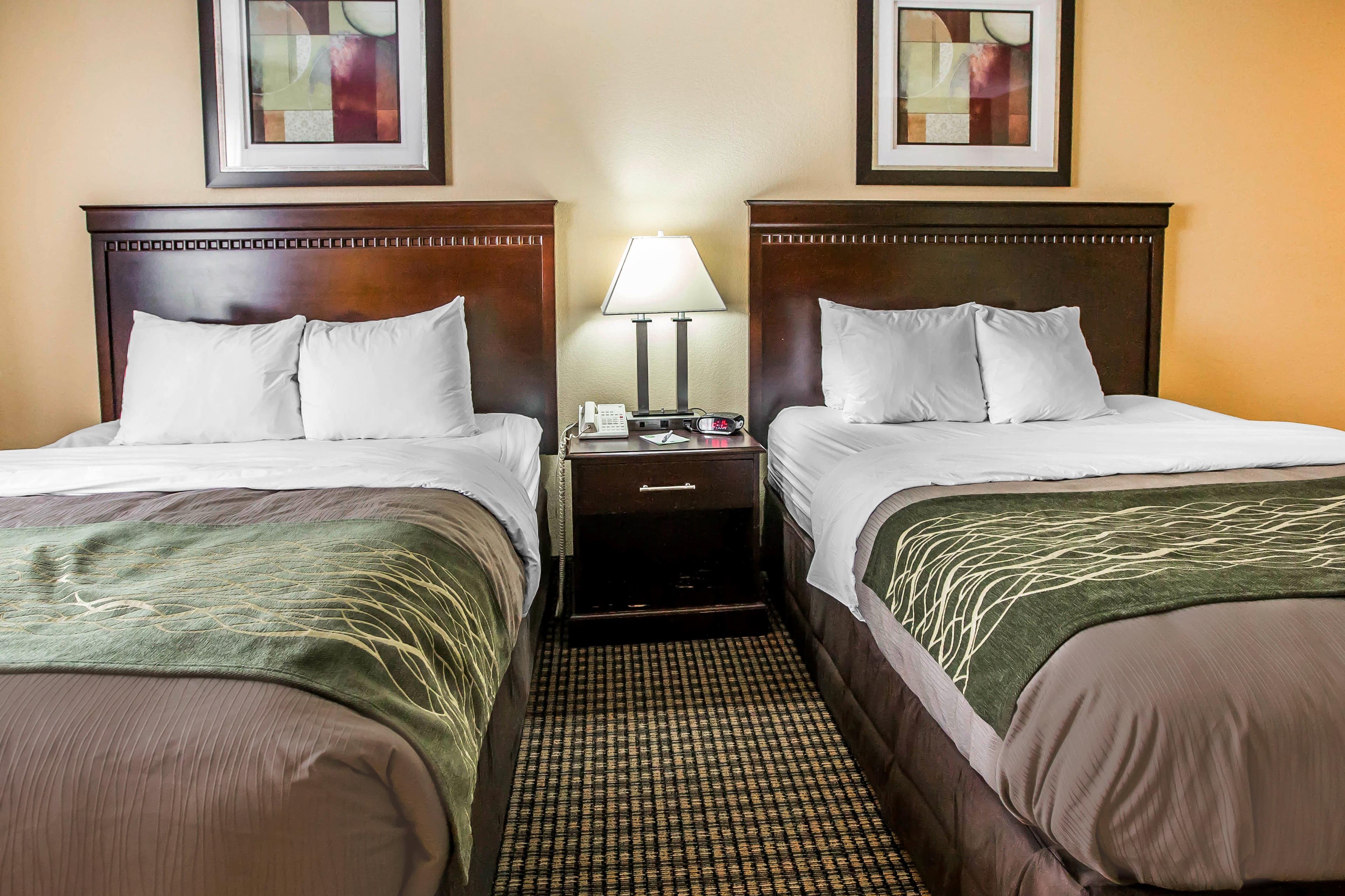 Econo Lodge Inn & Suites Monroe — 10