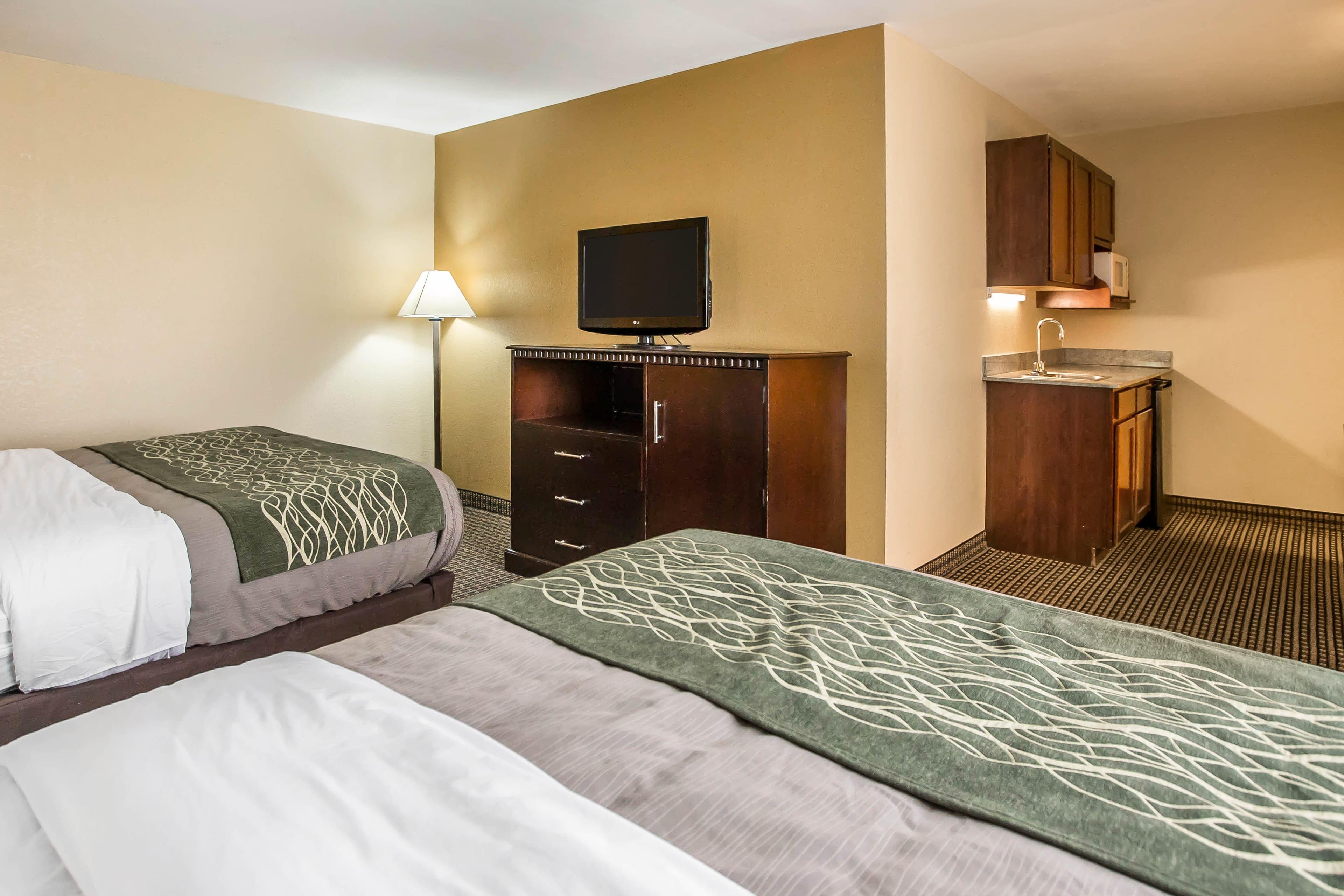 Econo Lodge Inn & Suites Monroe — 13