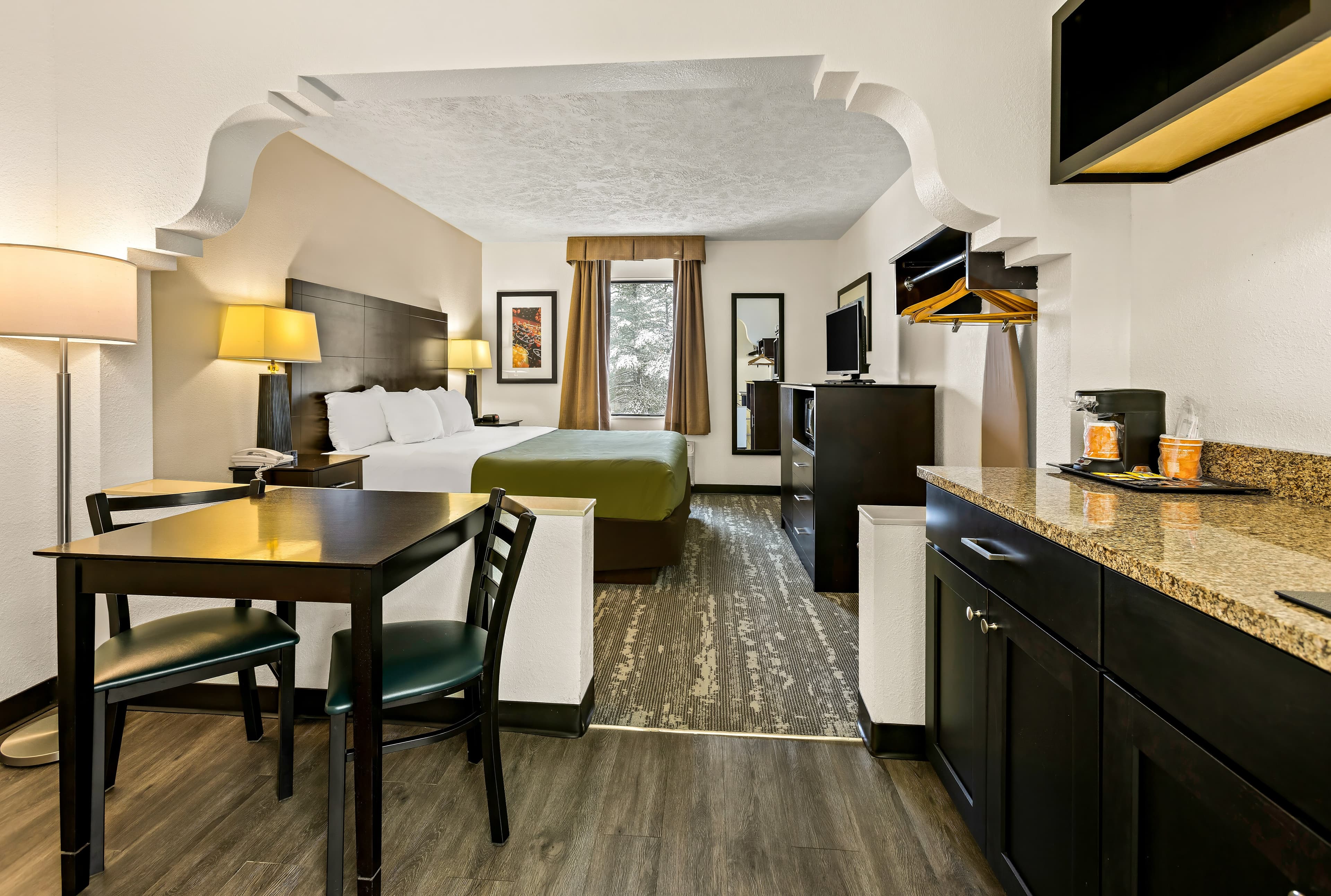 Quality Inn Traverse City - Image 5