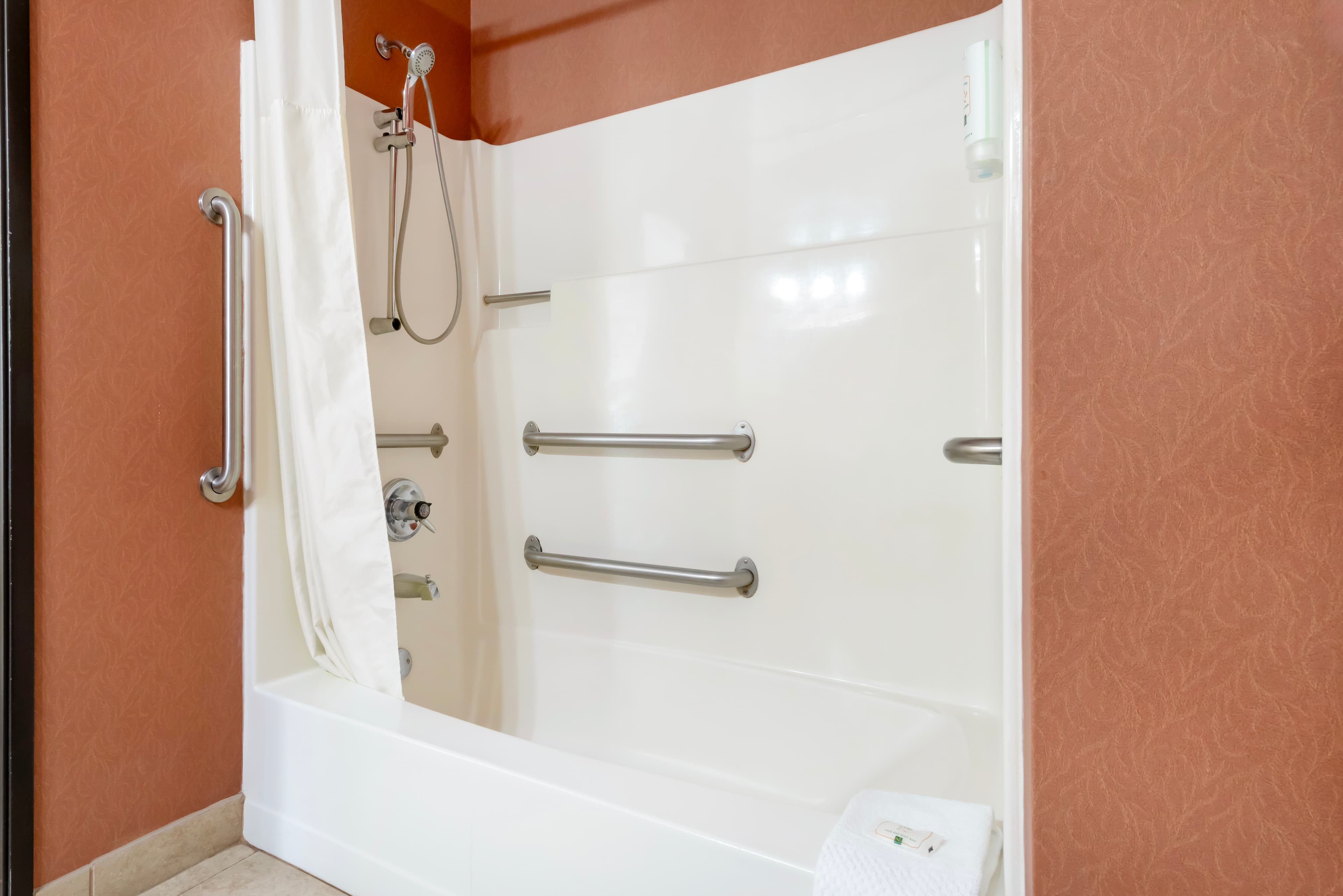 Quality Inn Bemidji - Image 5