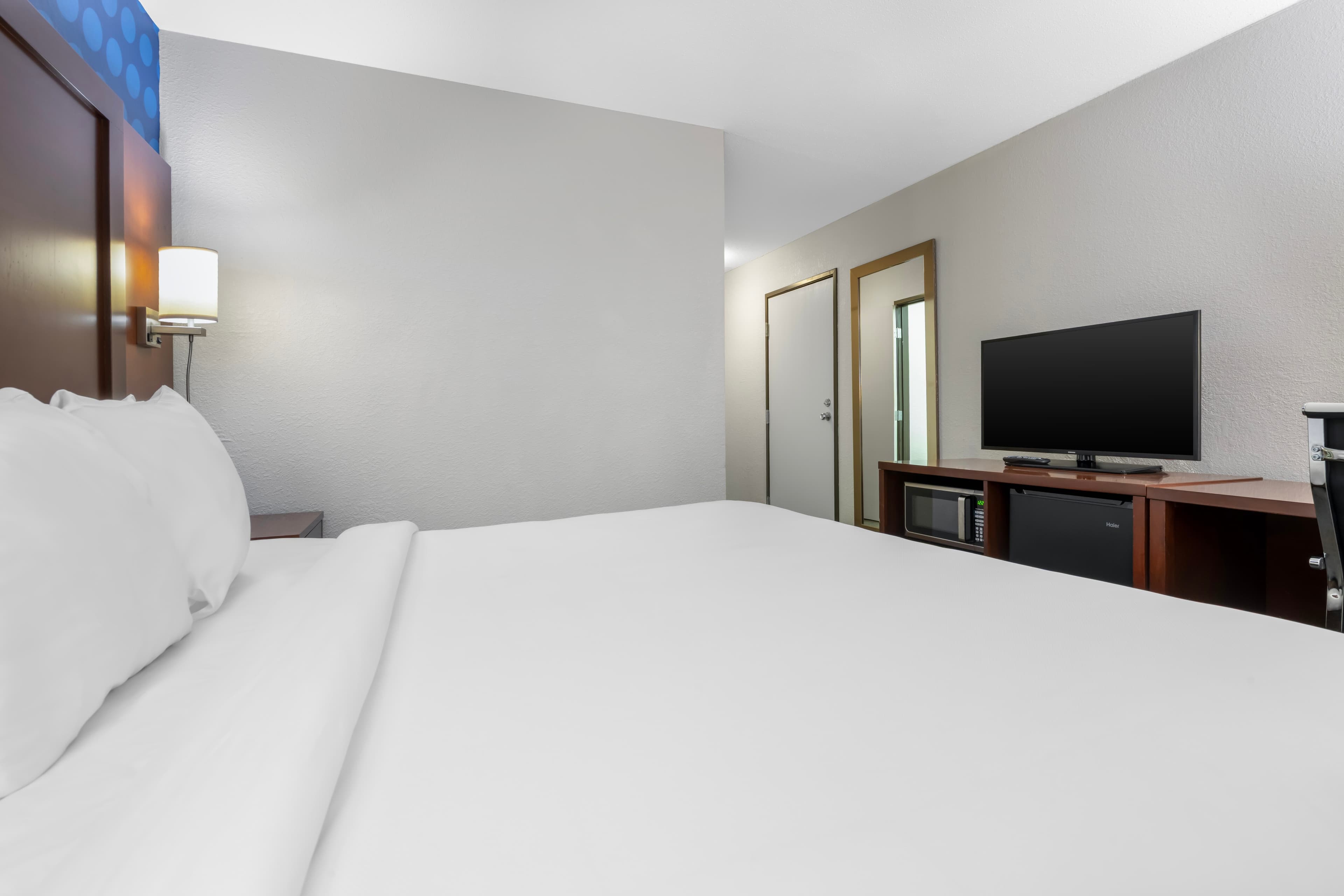 Comfort Inn Fergus Falls - Image 3