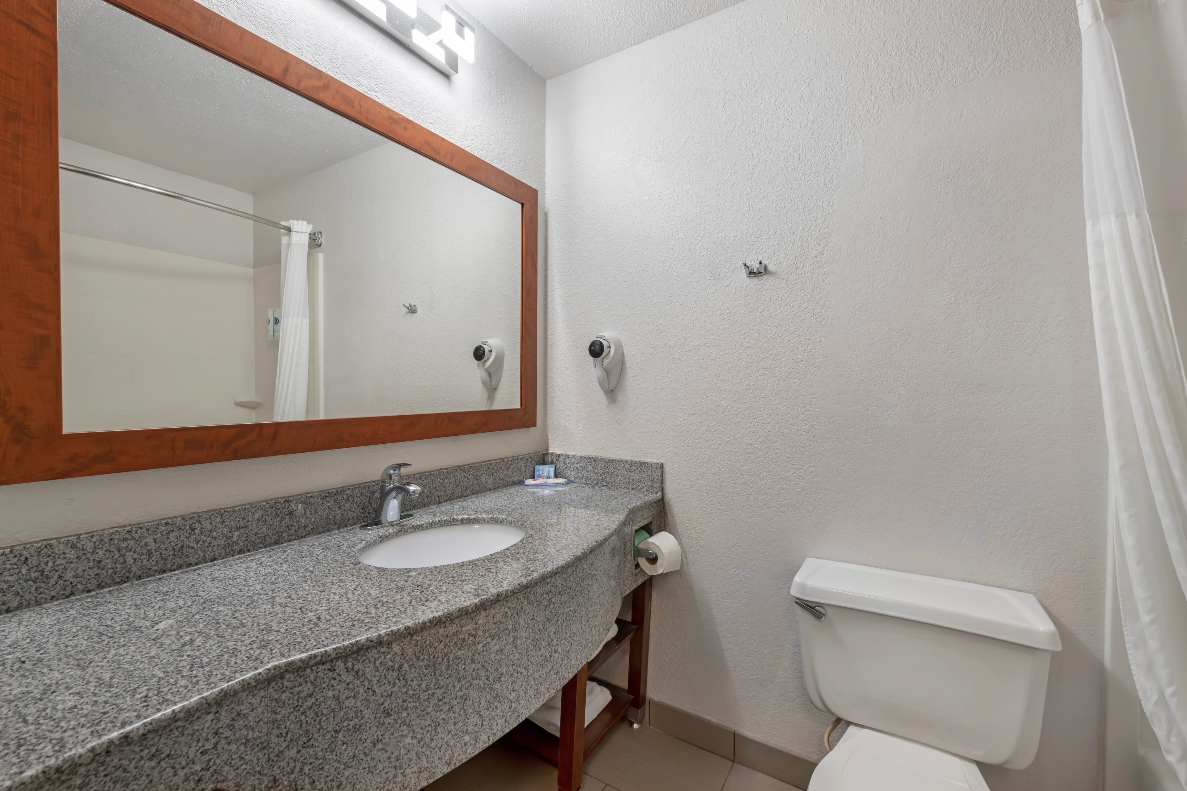 Comfort Inn Fergus Falls — 14
