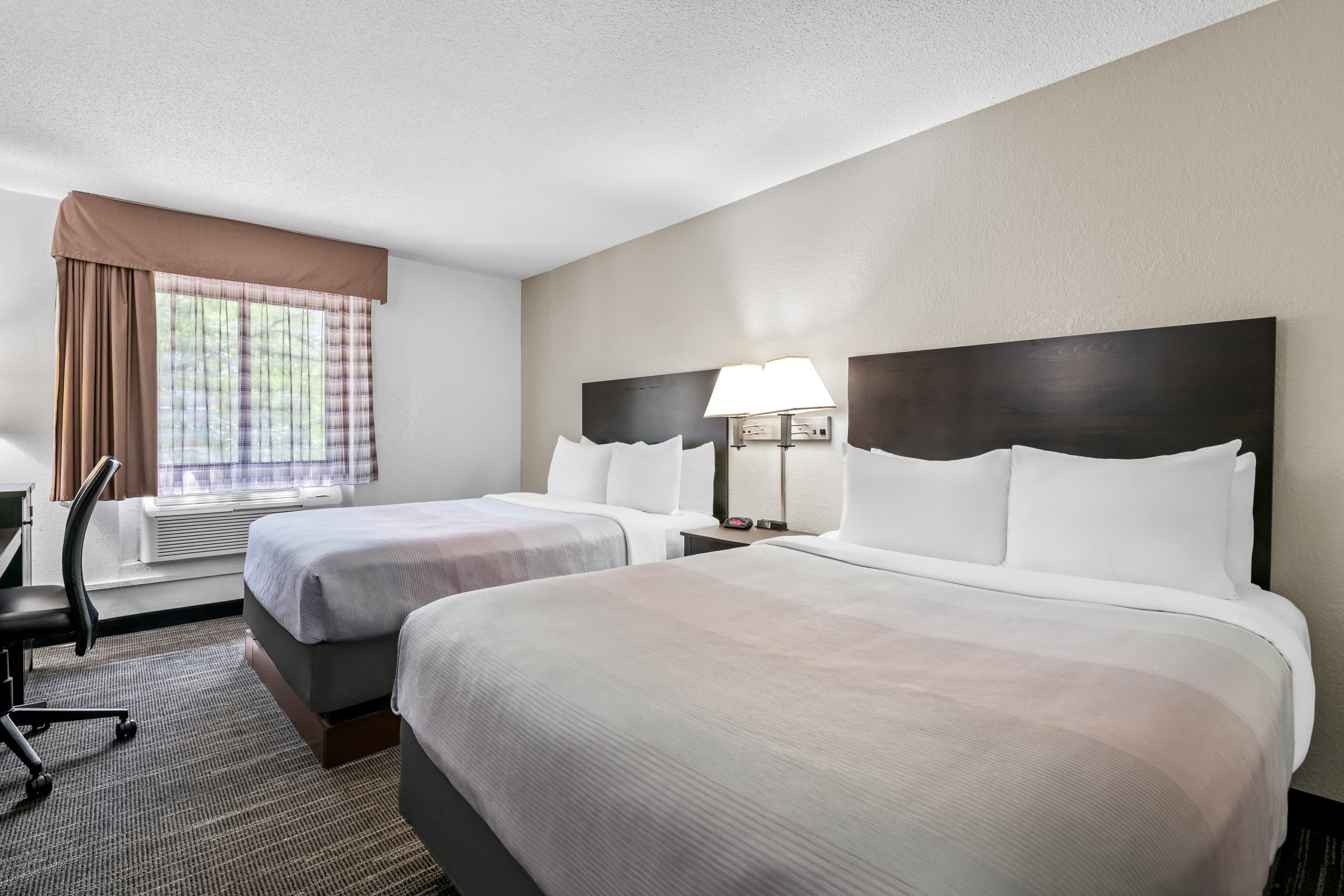 Quality Inn Savage - Bloomington West - Image 2
