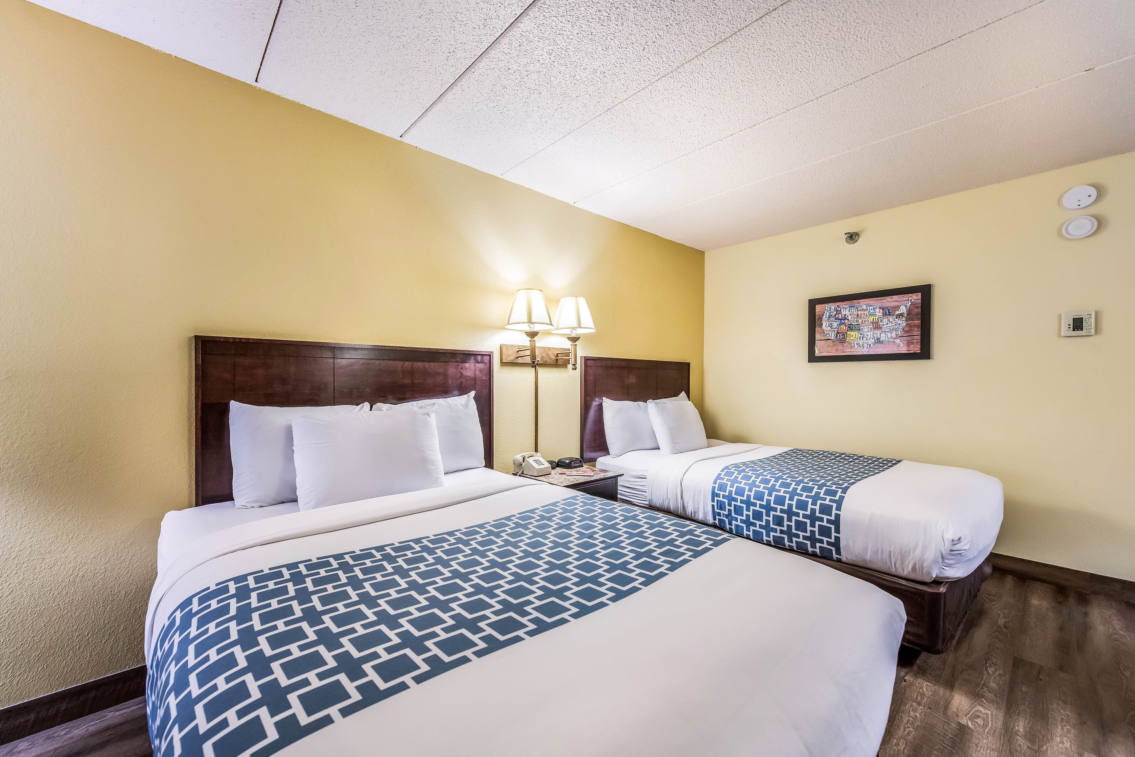 Econo Lodge Mayo Clinic Area - Image 3