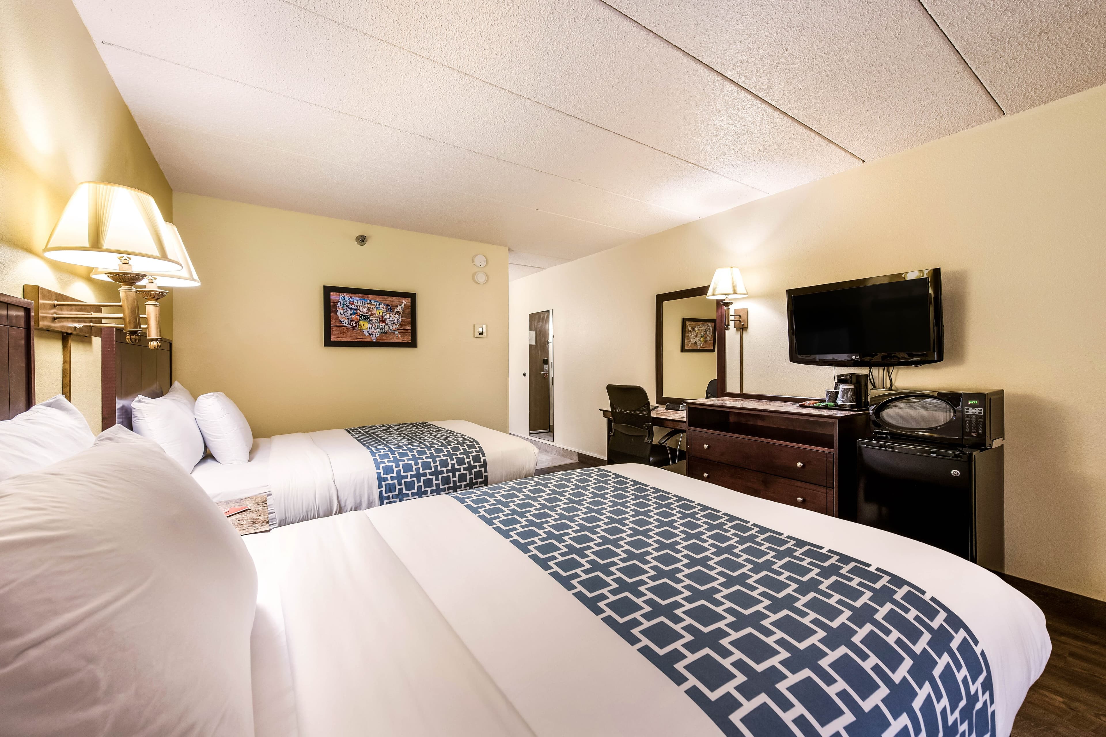 Econo Lodge Mayo Clinic Area - Image 4