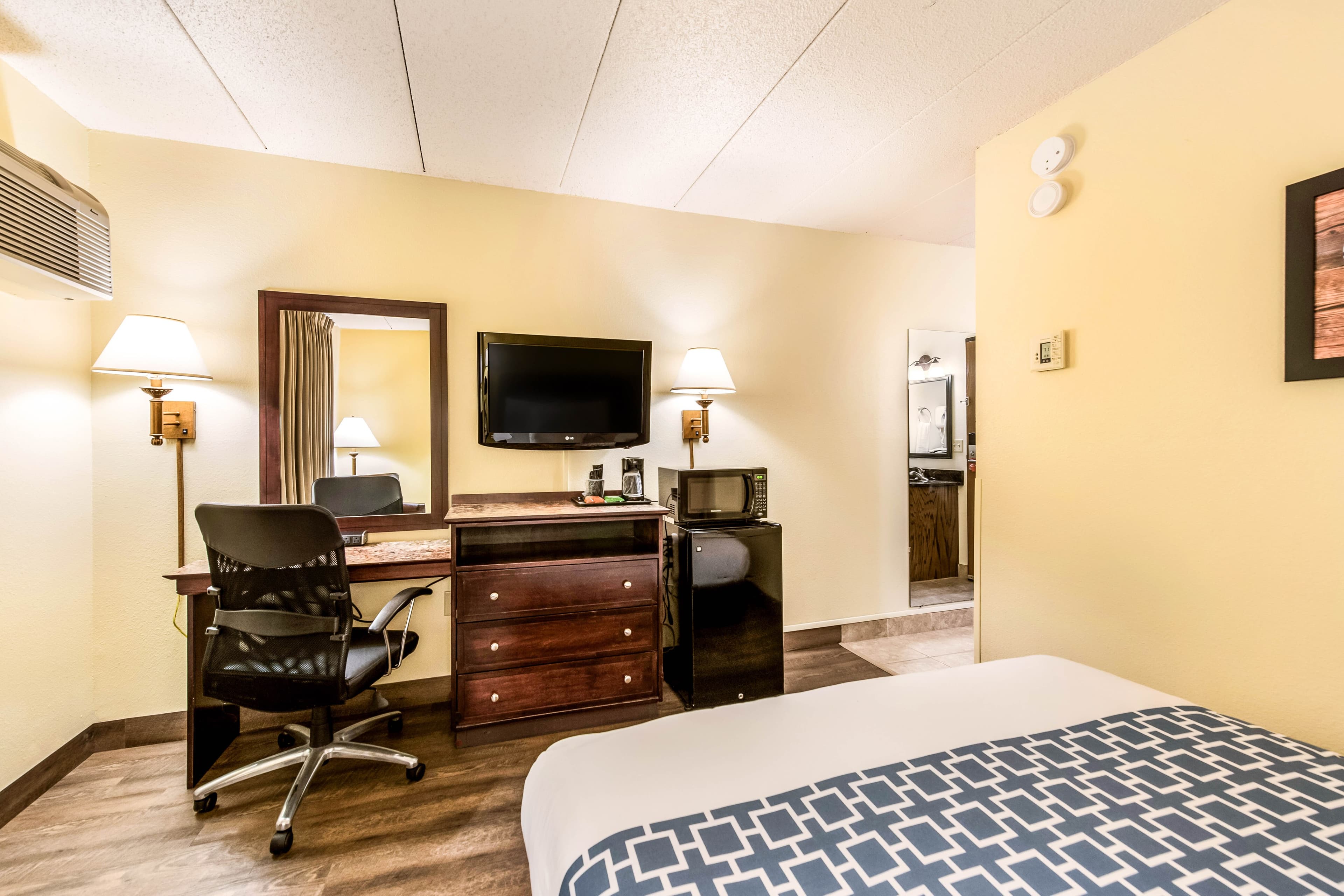 Econo Lodge Mayo Clinic Area — 15