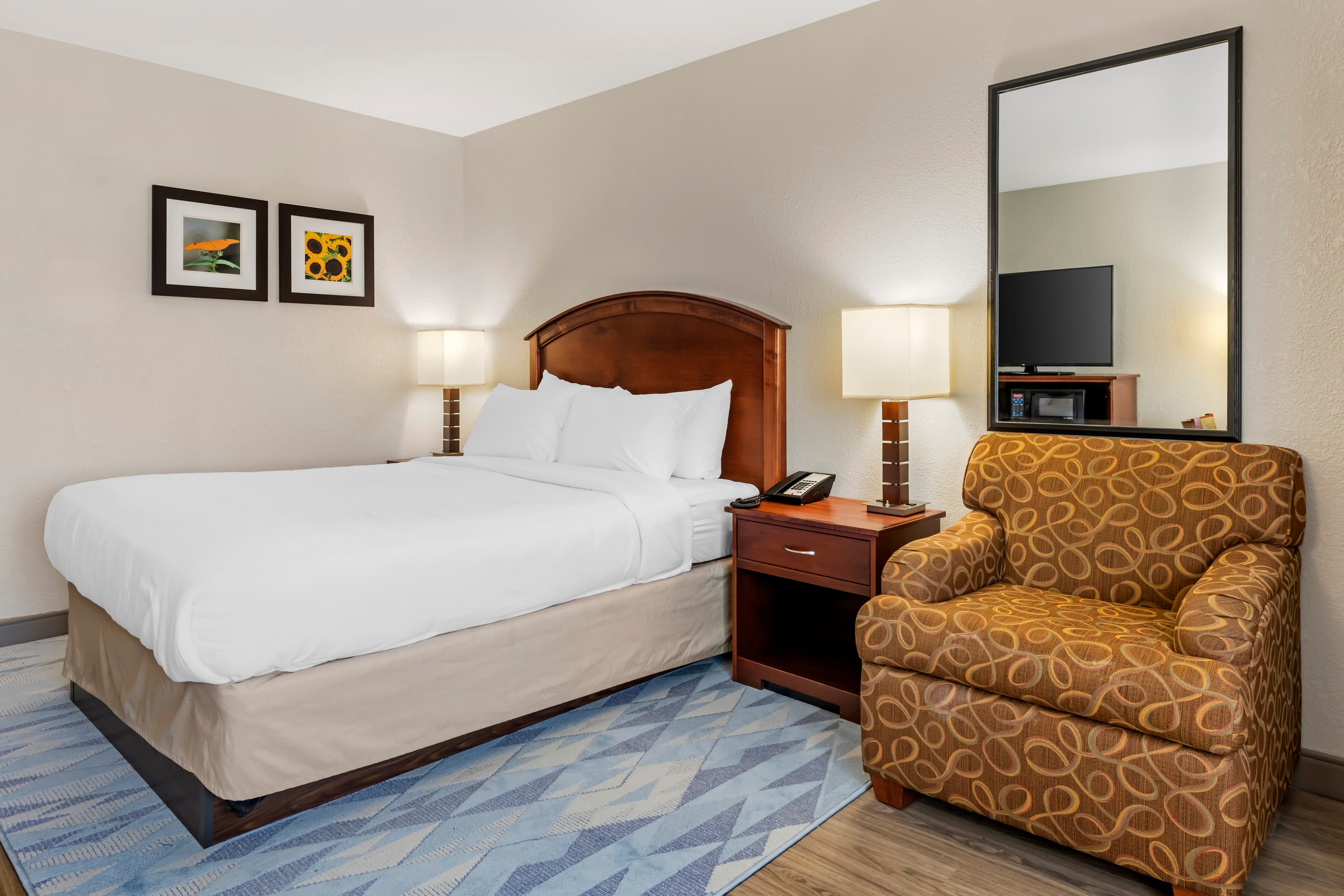 Comfort Inn Albert Lea at Trails Travel Center - Image 3