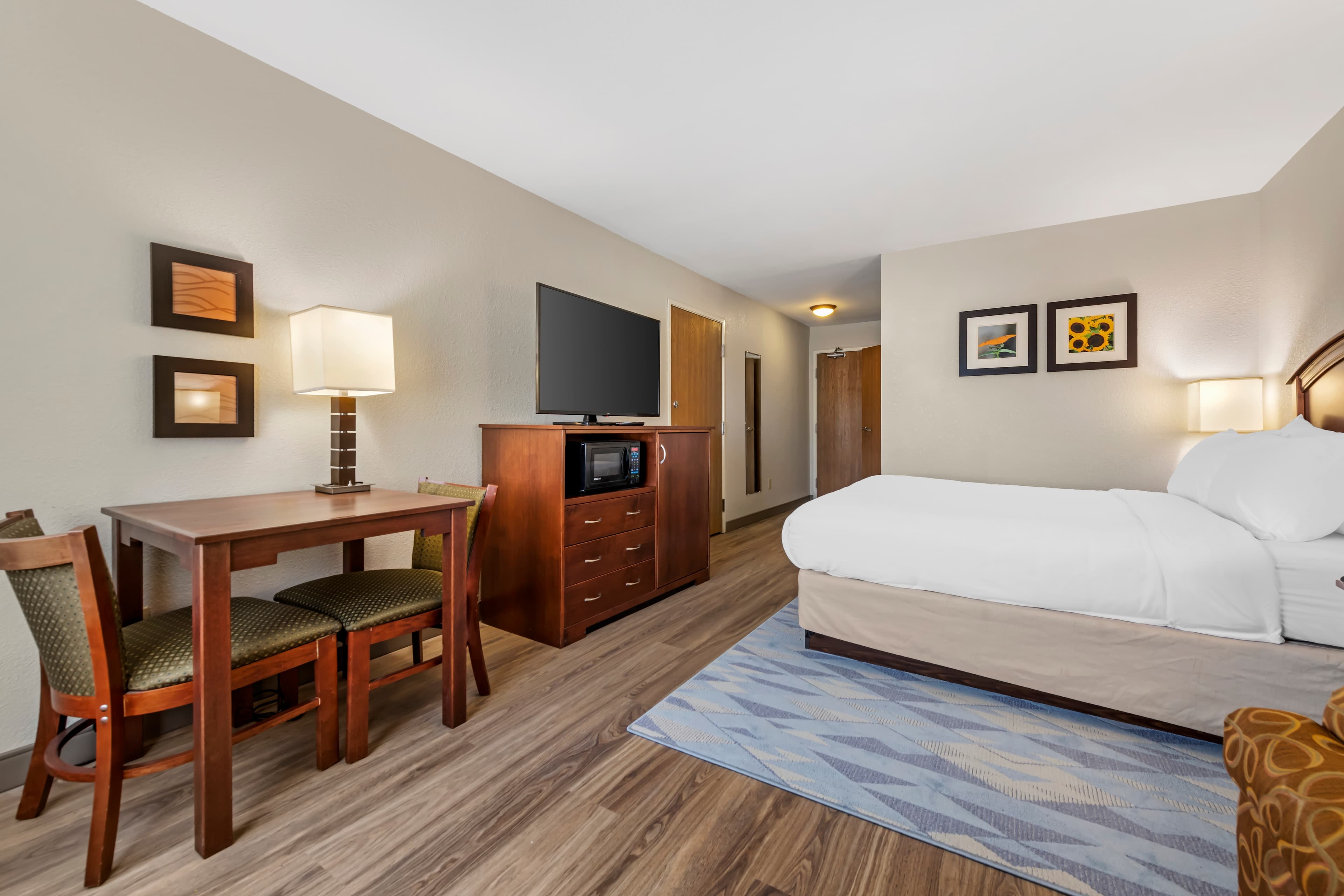Comfort Inn Albert Lea at Trails Travel Center - Image 4