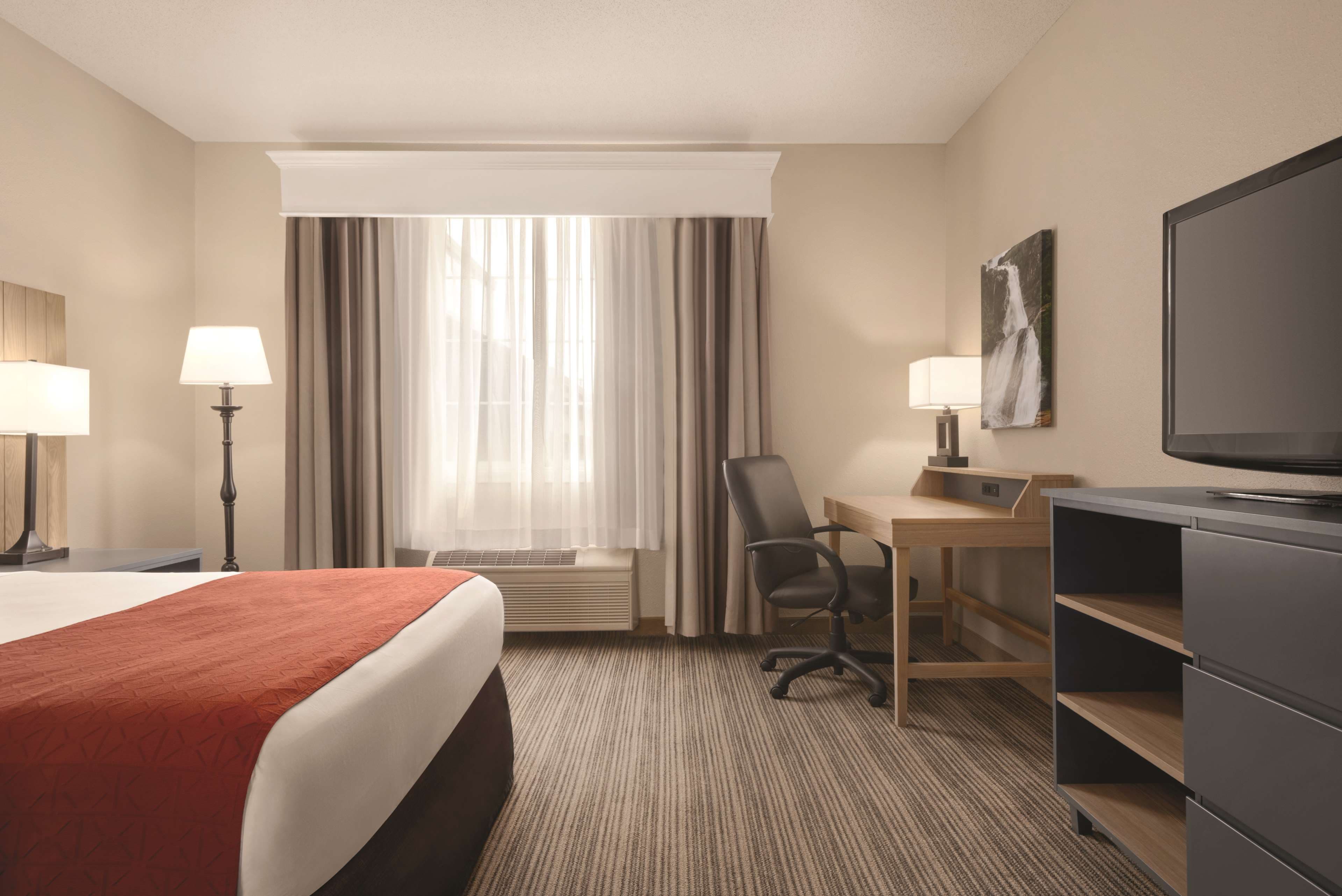 Country Inn & Suites by Radisson, Eagan, MN — 17