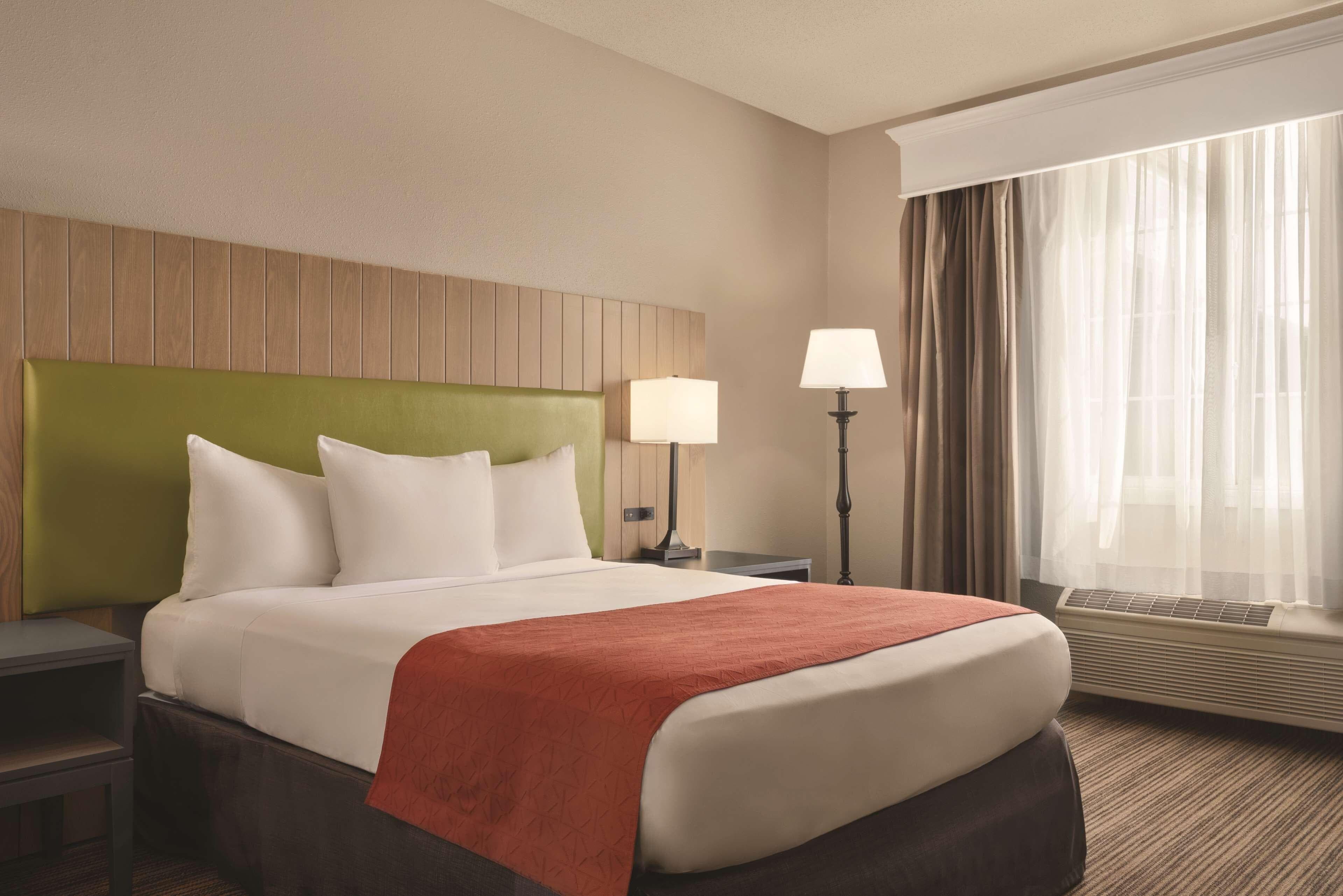 Country Inn & Suites by Radisson, Eagan, MN — 19
