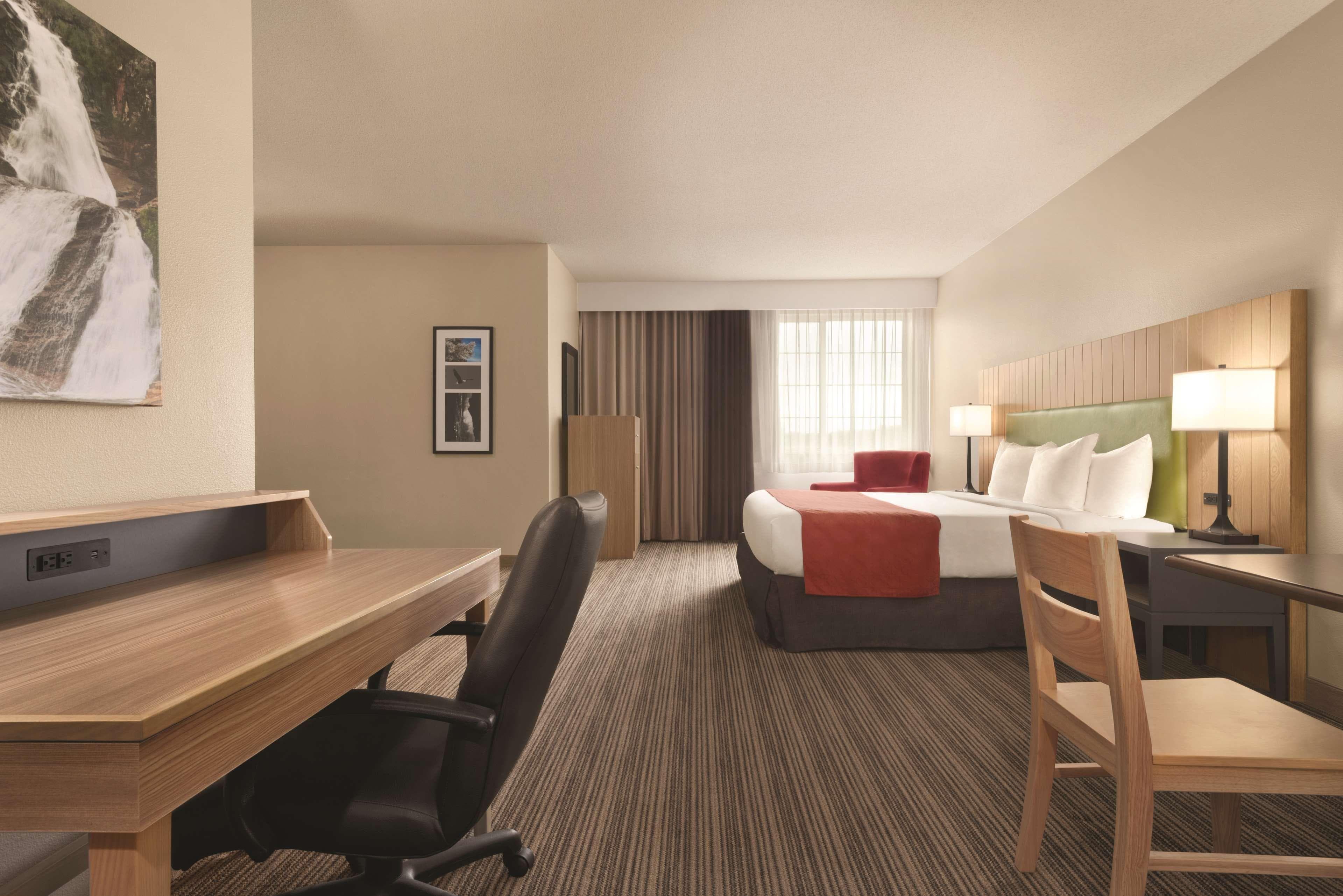 Country Inn & Suites by Radisson, Eagan, MN — 15