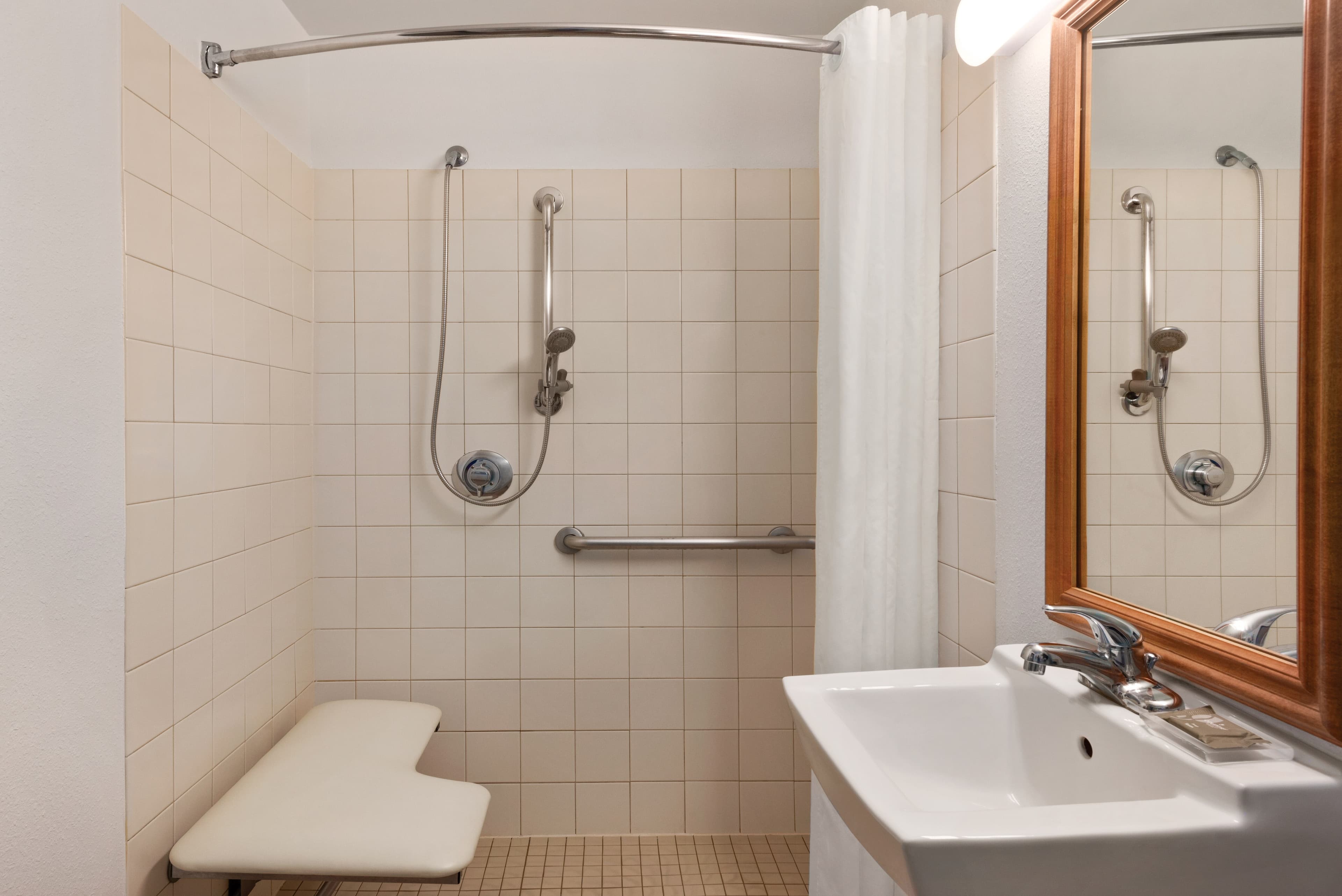 Country Inn & Suites by Radisson, Eagan, MN — 8