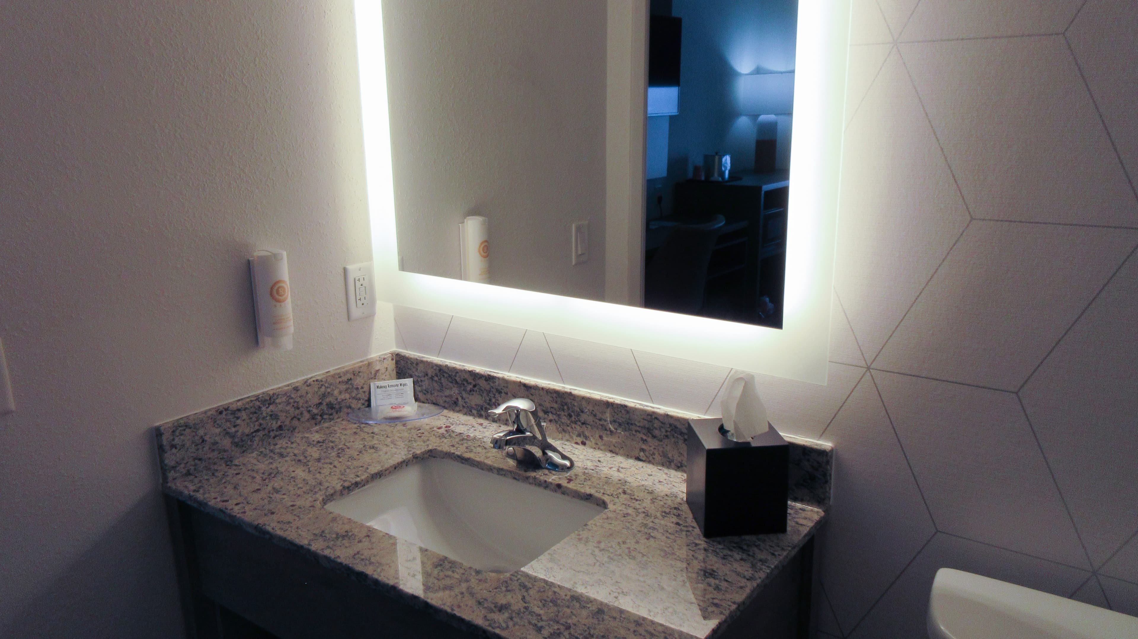 Comfort Inn & Suites Rochester South Mayo Clinic — 16
