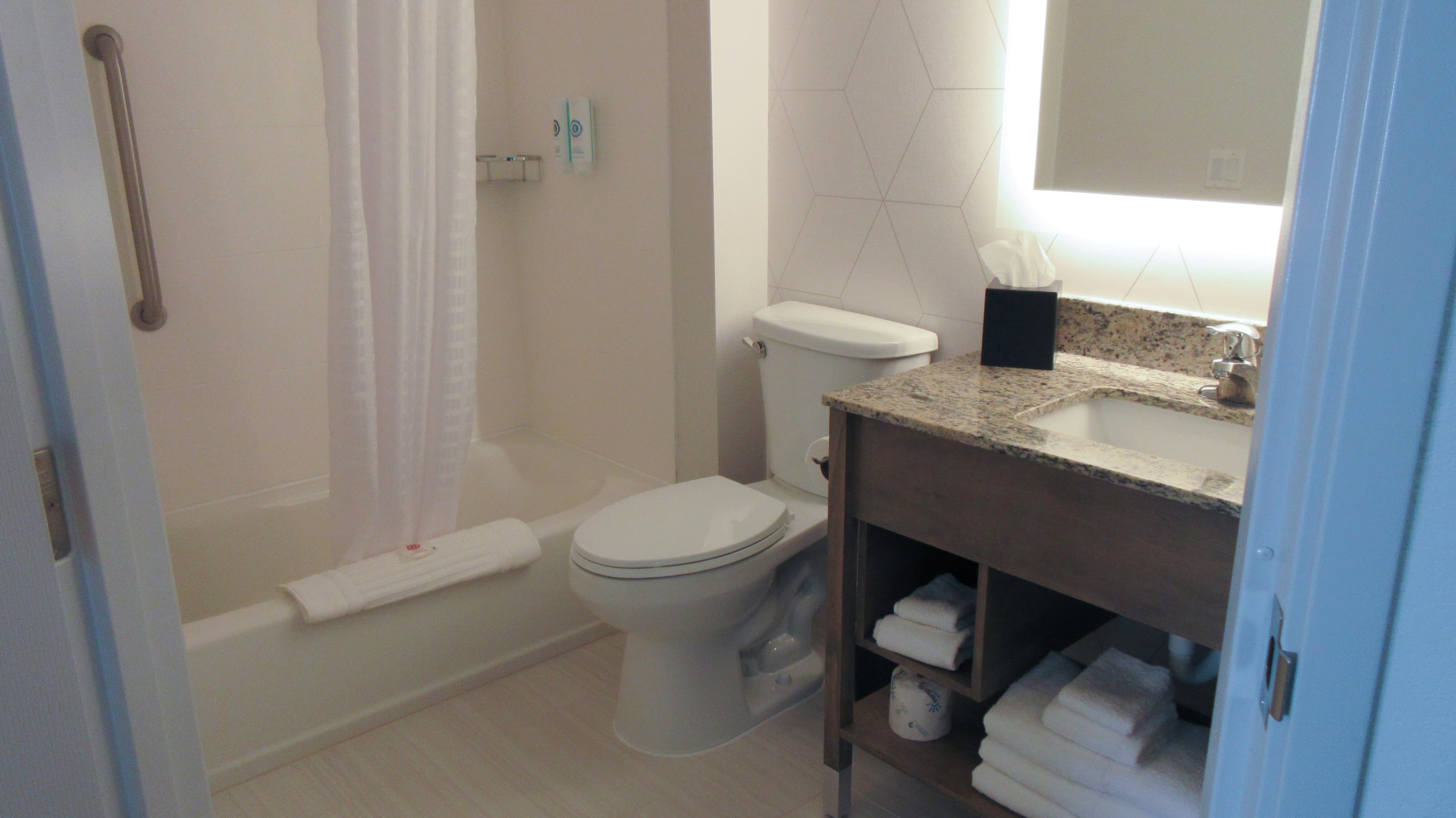 Comfort Inn & Suites Rochester South Mayo Clinic — 17