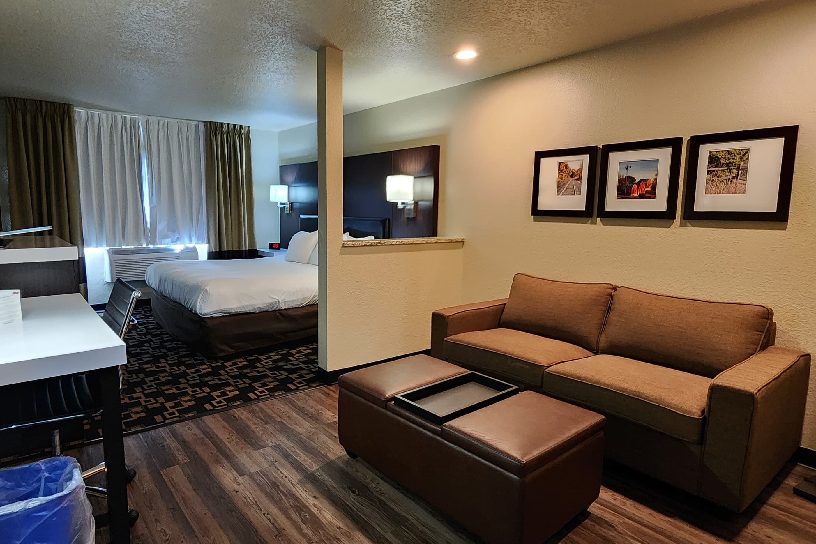 Comfort Inn & Suites Shakopee Downtown Area - Image 1