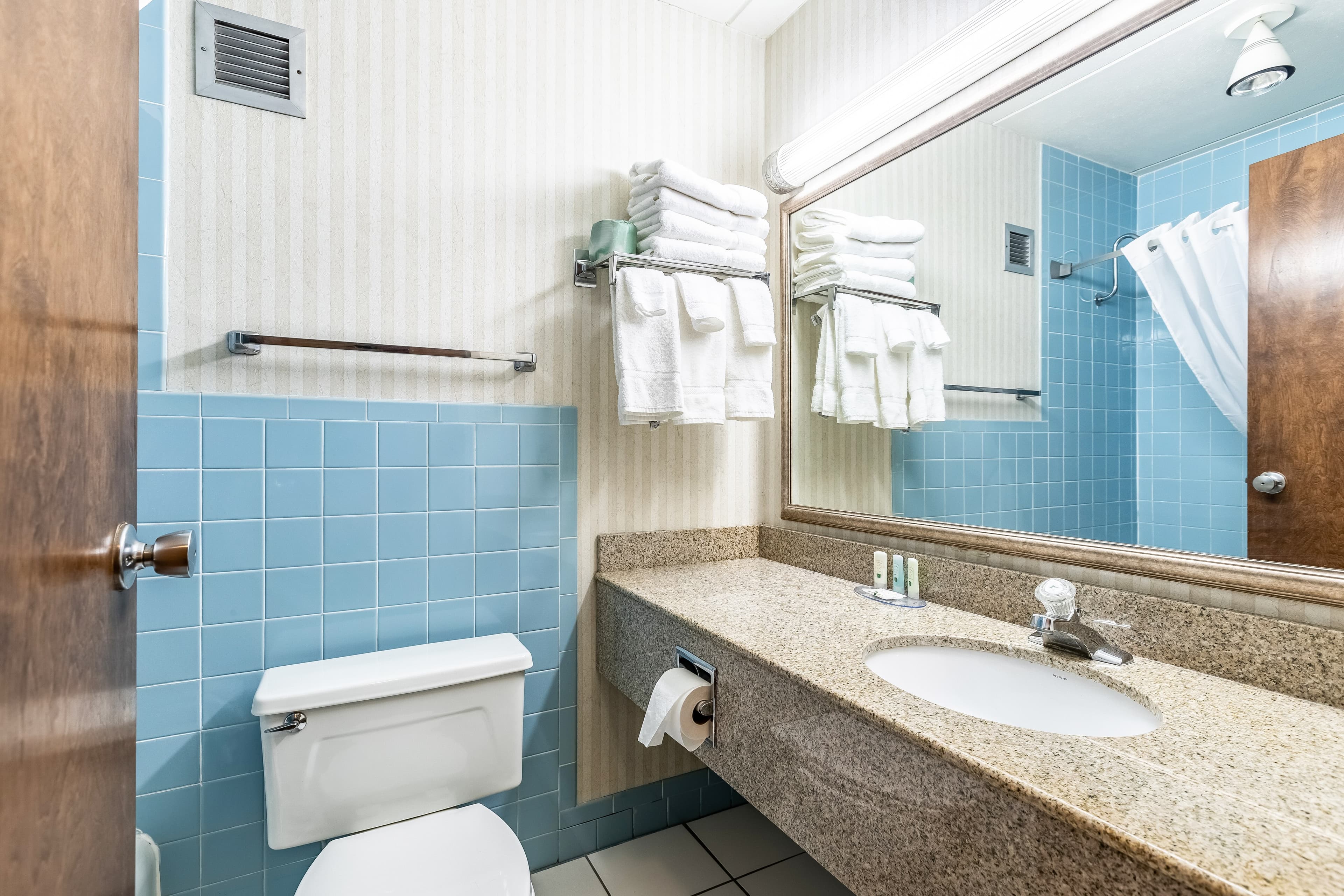 Quality Inn & Suites Albert Lea - Image 5