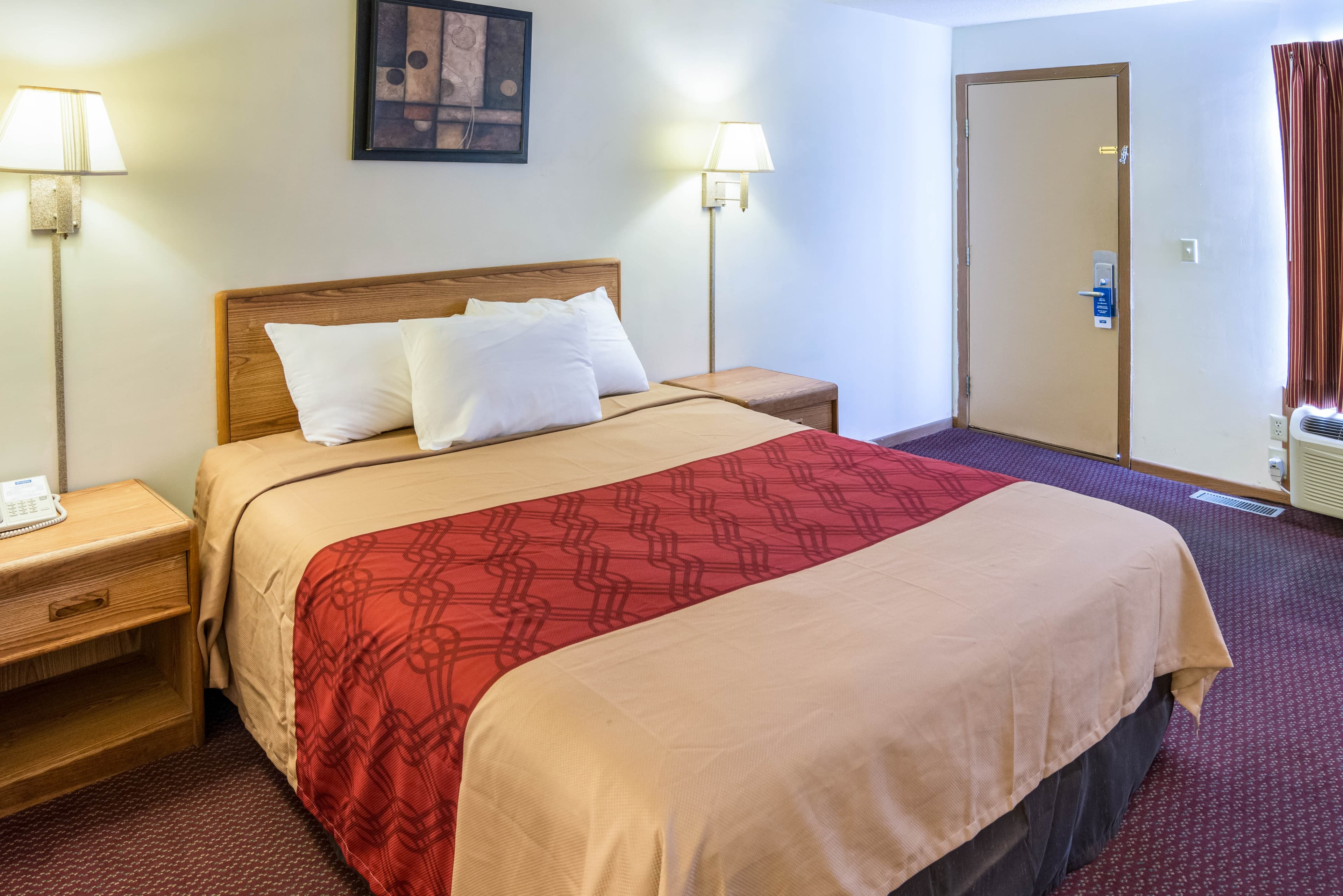 Rodeway Inn & Suites Austin I-90 — 9