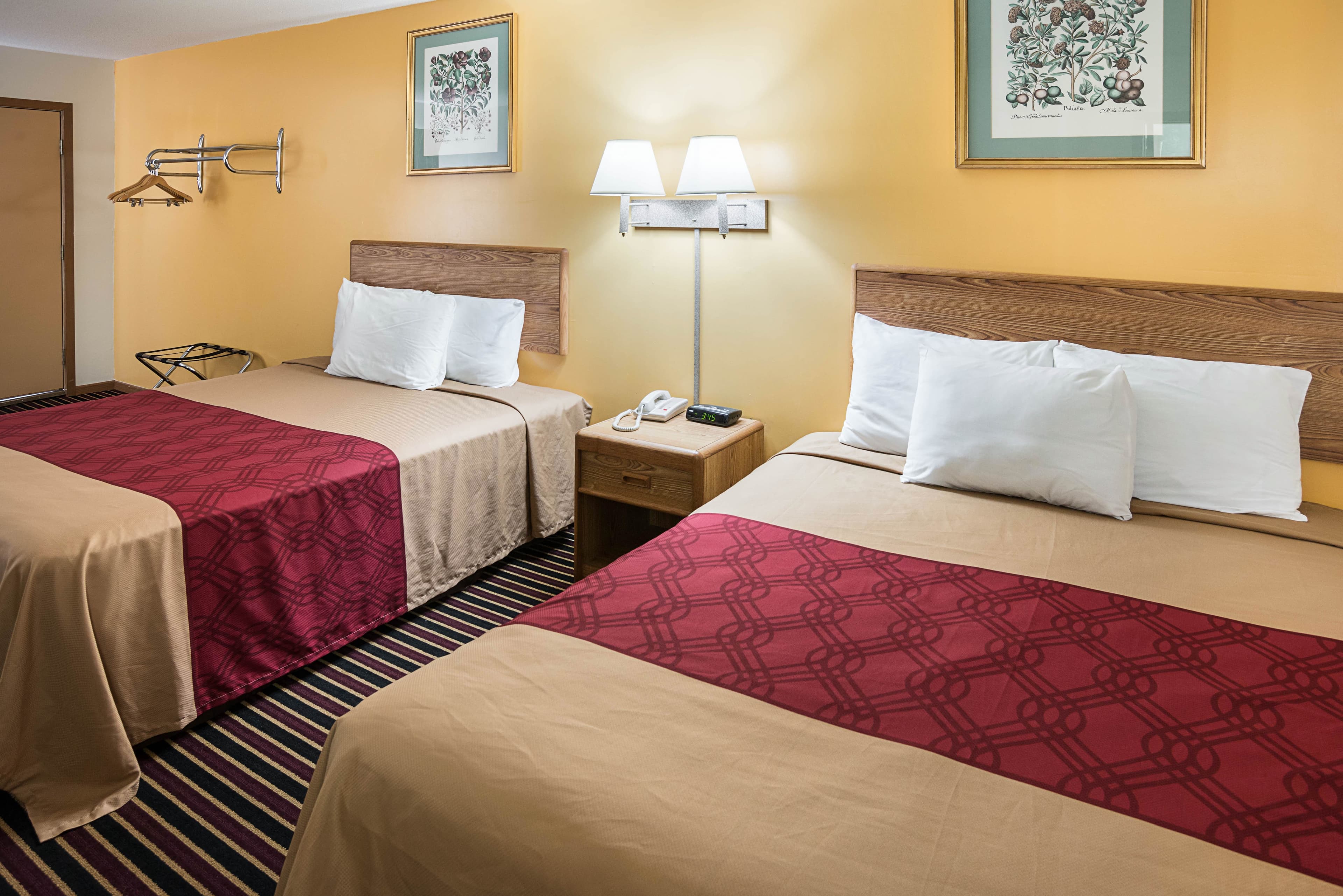 Rodeway Inn & Suites Austin I-90 — 2