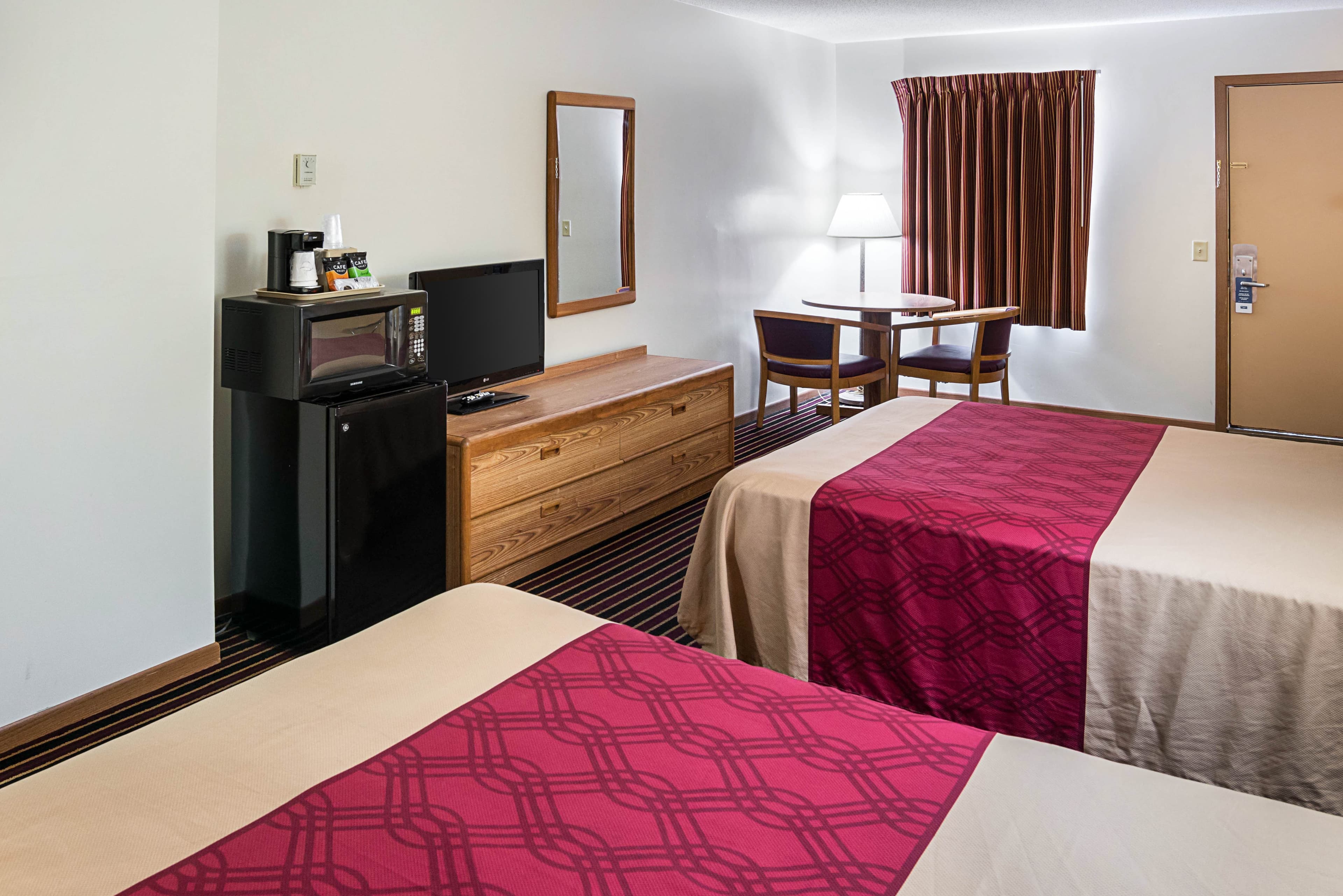 Rodeway Inn & Suites Austin I-90 — 3
