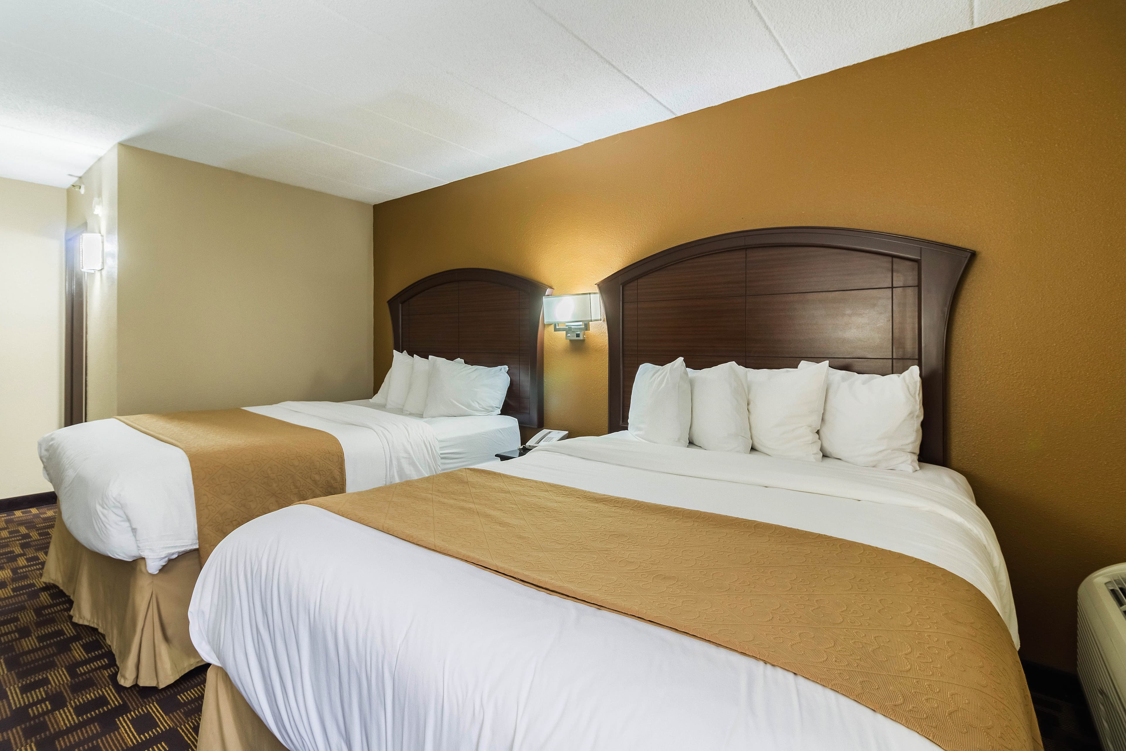 Quality Inn & Suites Arden Hills - Saint Paul North - Image 2