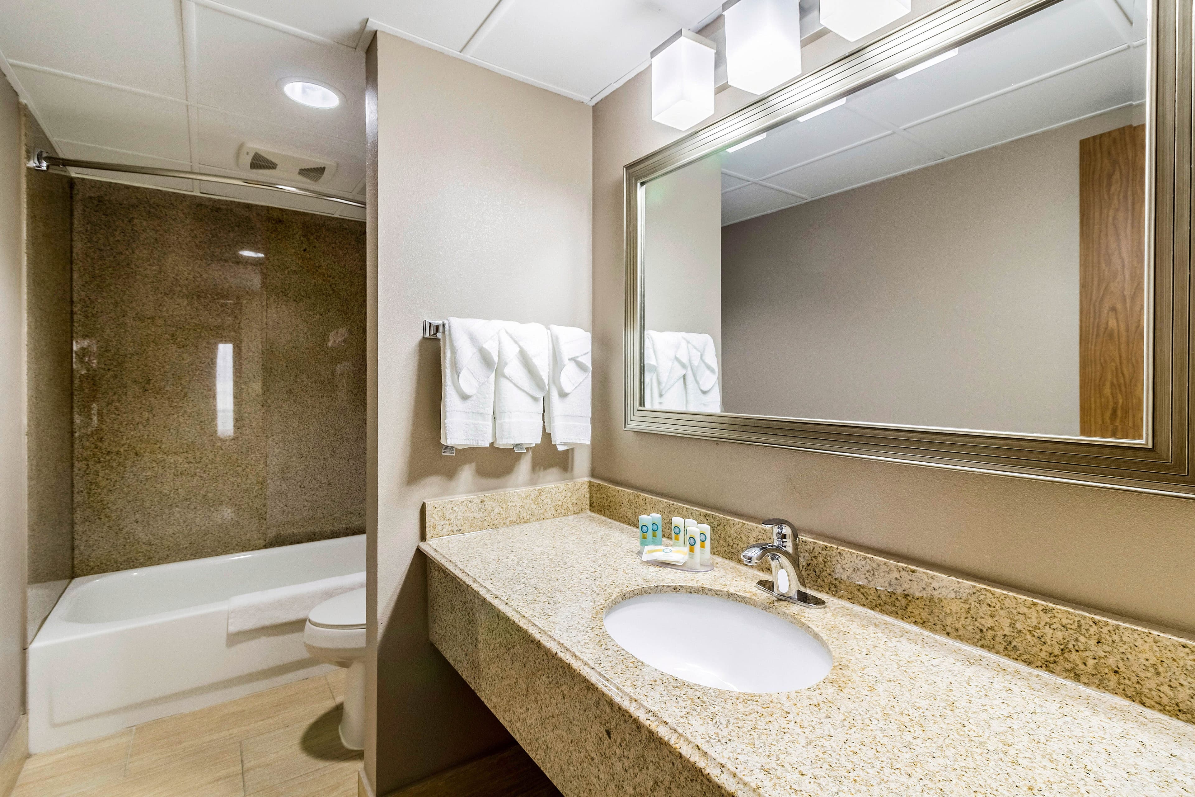 Quality Inn & Suites Arden Hills - Saint Paul North — 18