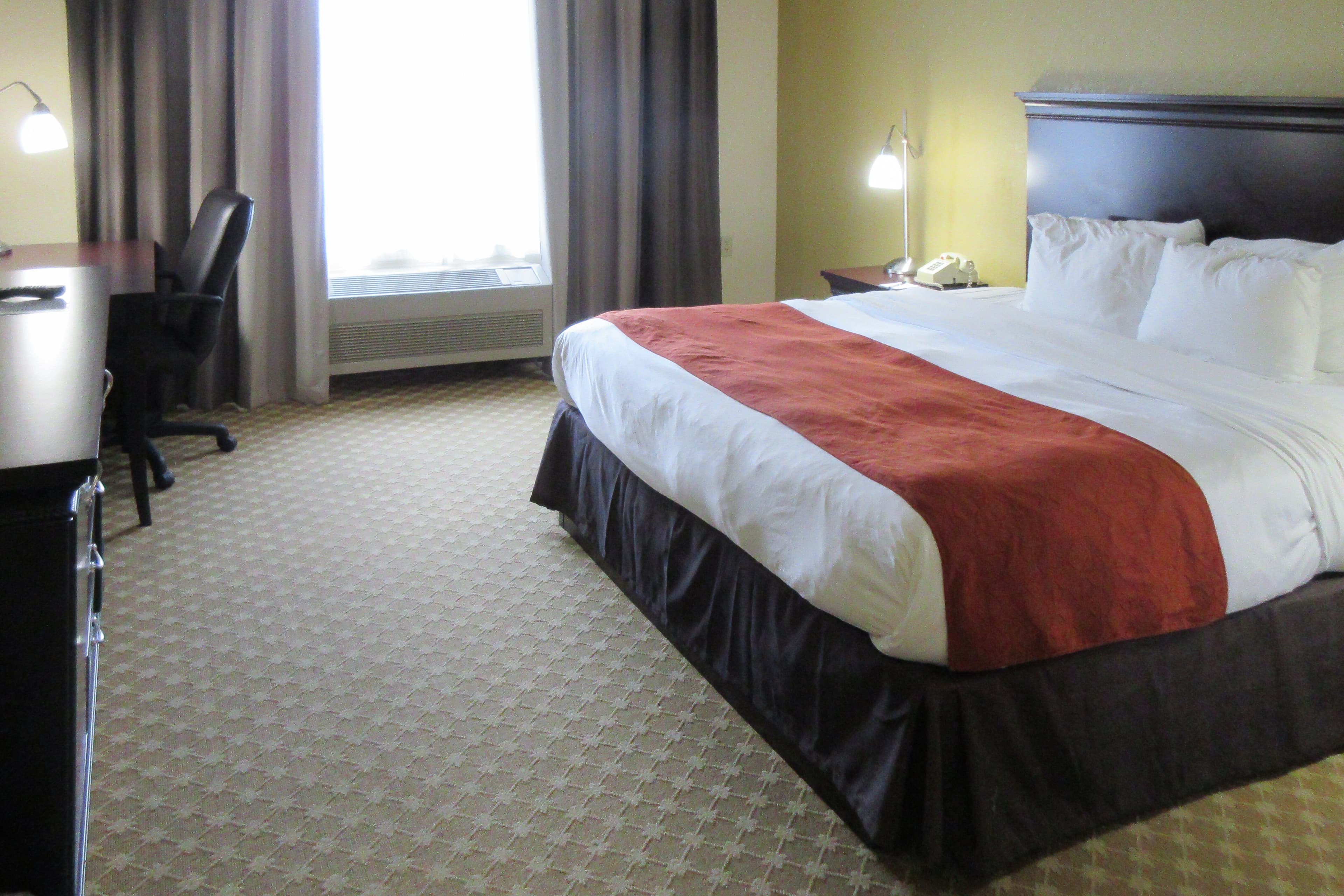 Quality Inn & Suites Alexandria - Image 2