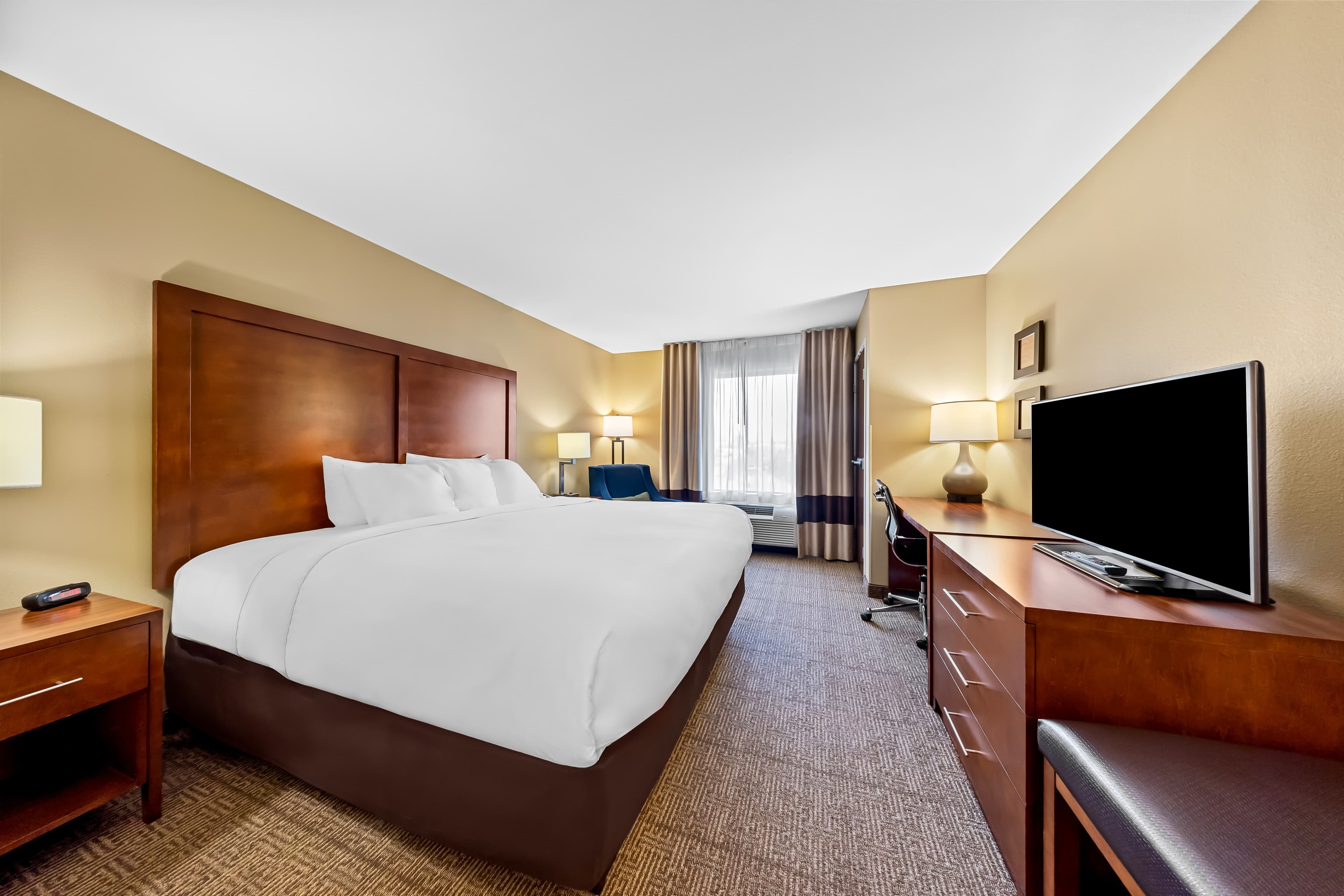 Comfort Inn & Suites West - Medical Center - Image 2