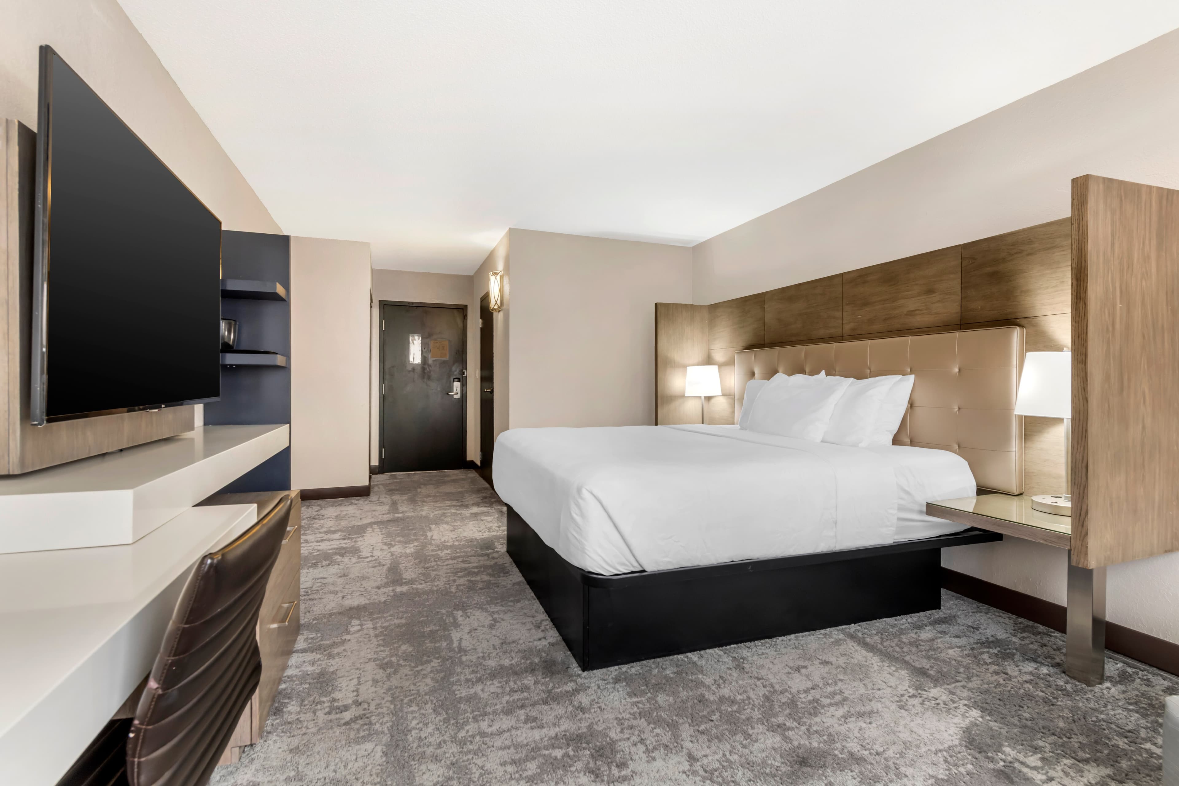 Comfort Inn Brooklyn Center - Image 2