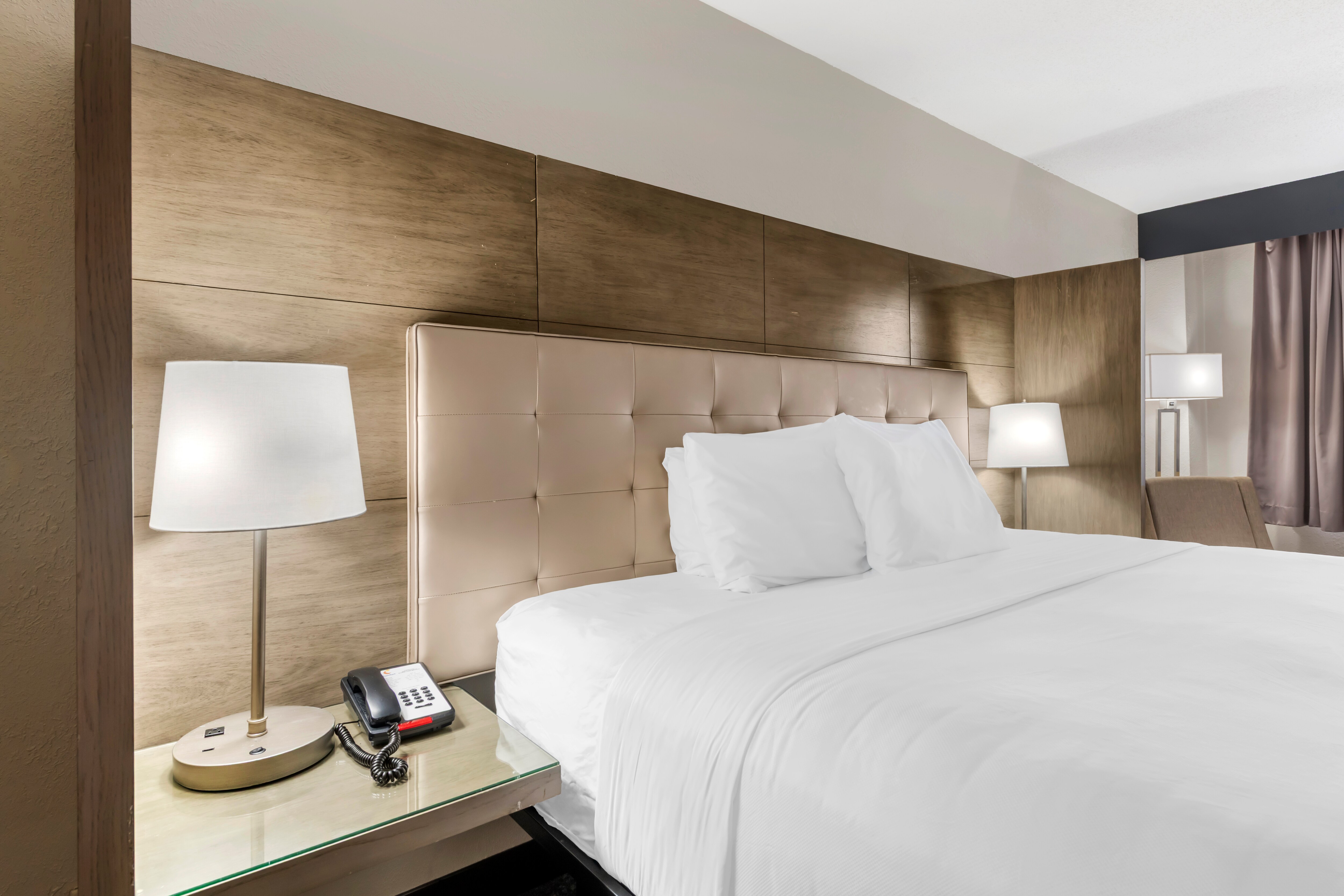 Comfort Inn Brooklyn Center - Image 3