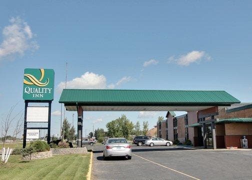 Quality Inn Thief River Falls - Image 1