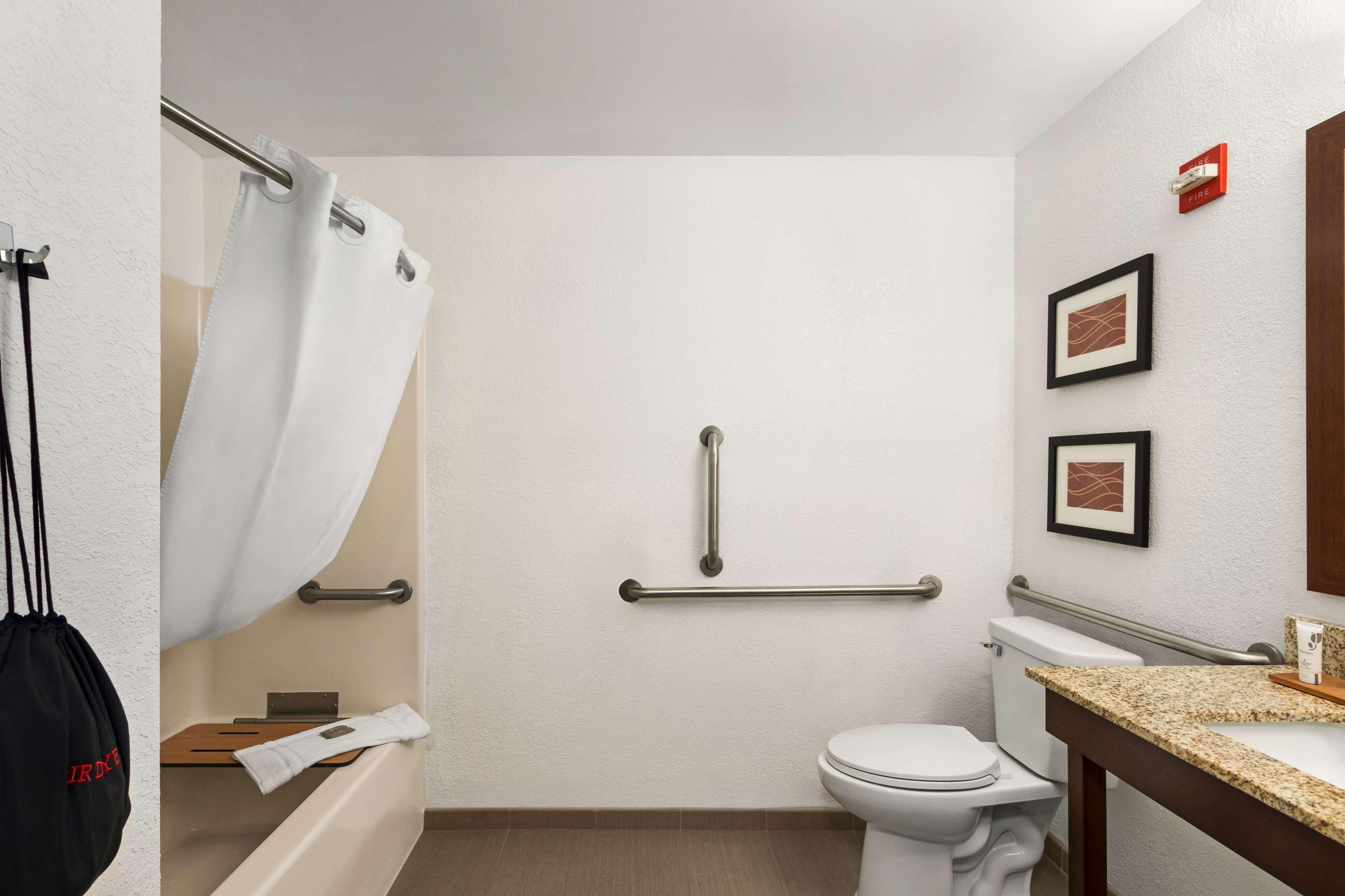 Country Inn & Suites by Radisson, Stillwater, MN - Image 4
