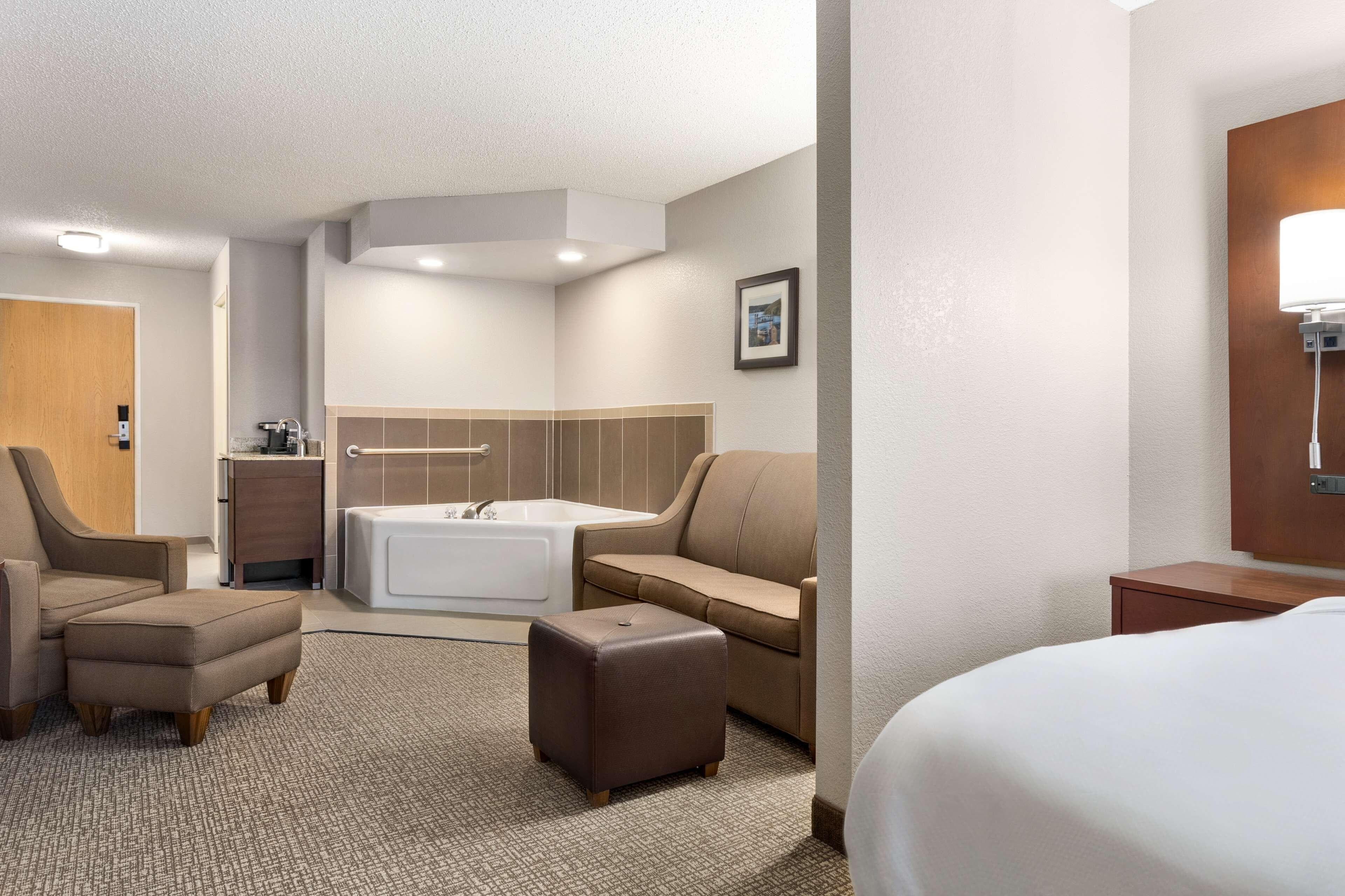 Country Inn & Suites by Radisson, Stillwater, MN — 6