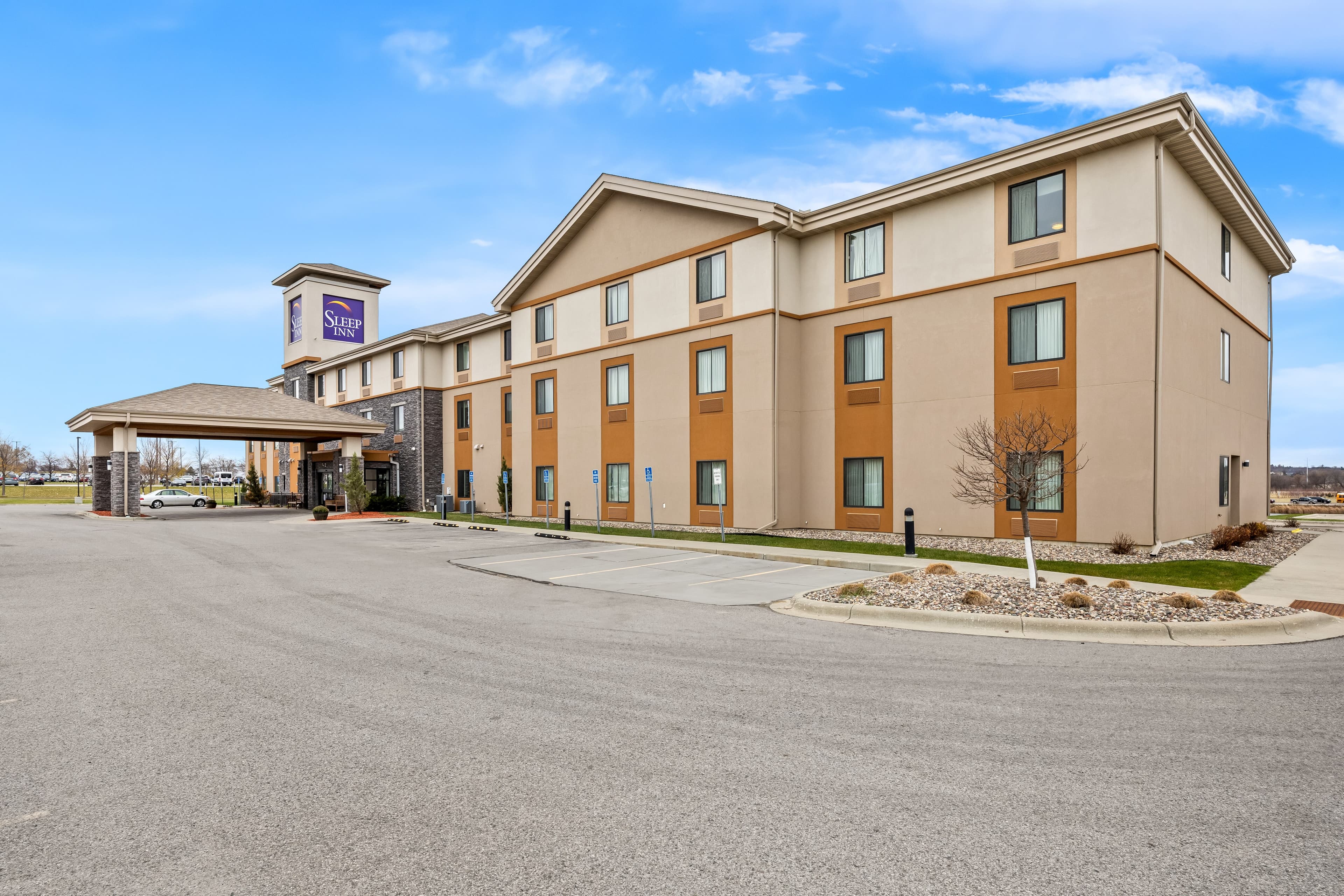 Sleep Inn & Suites West-Near Medical Center - Image 1