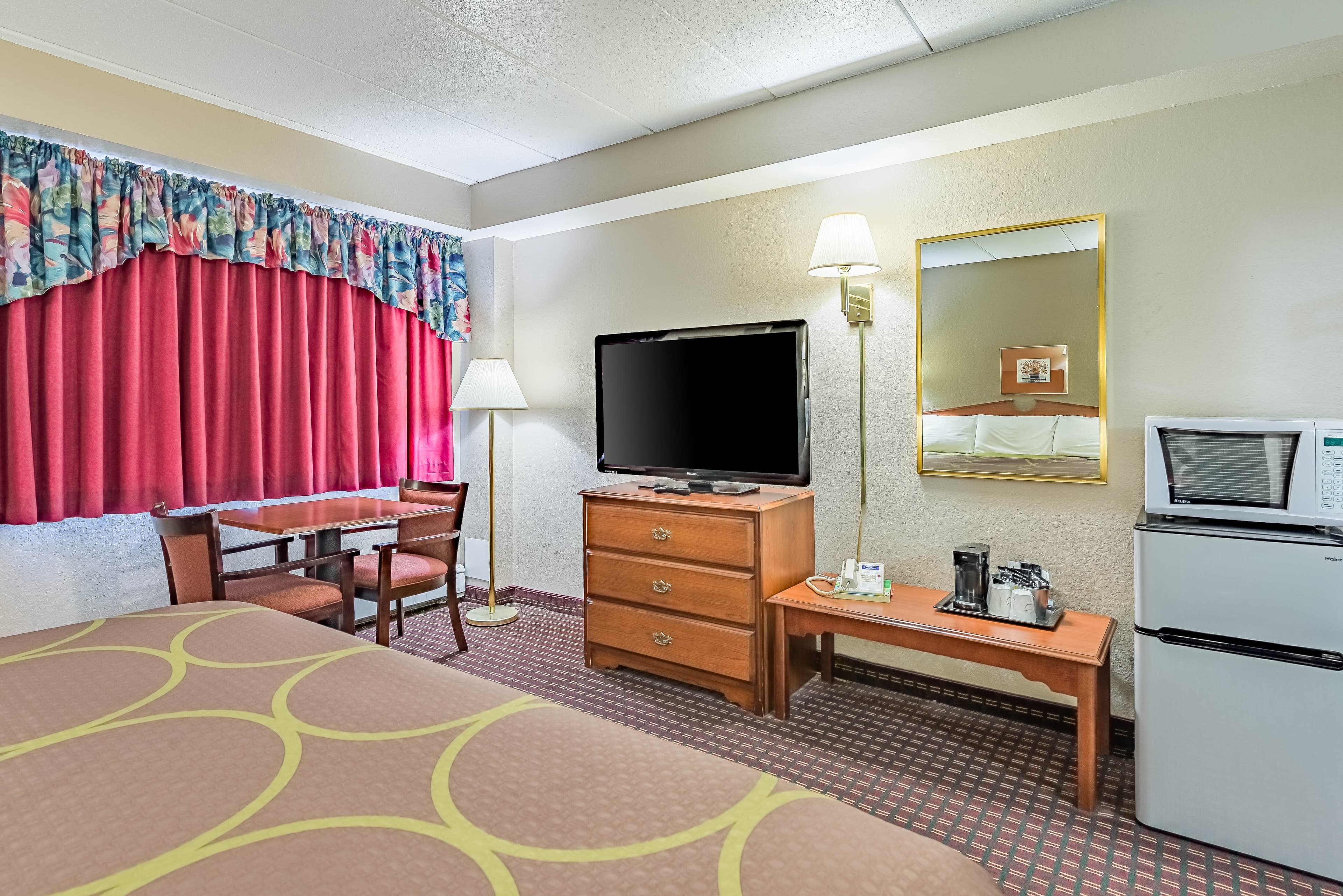 Rodeway Inn Saint Joseph - Image 5