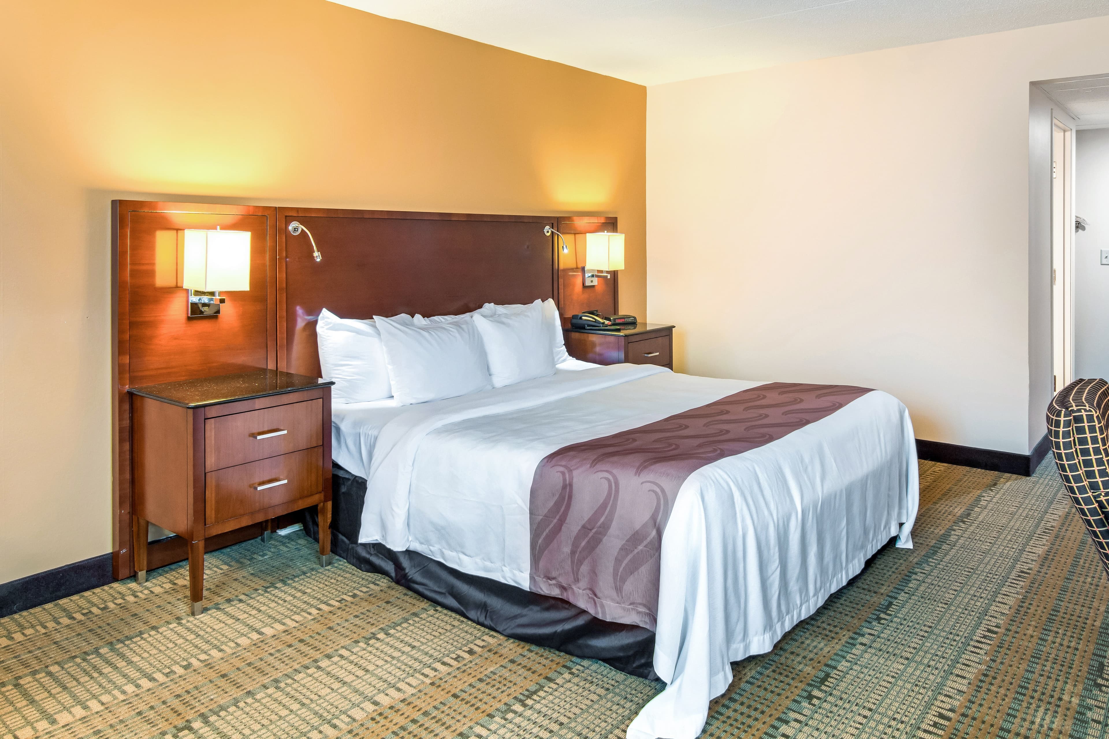 Quality Inn & Suites Virginia MN - Image 4