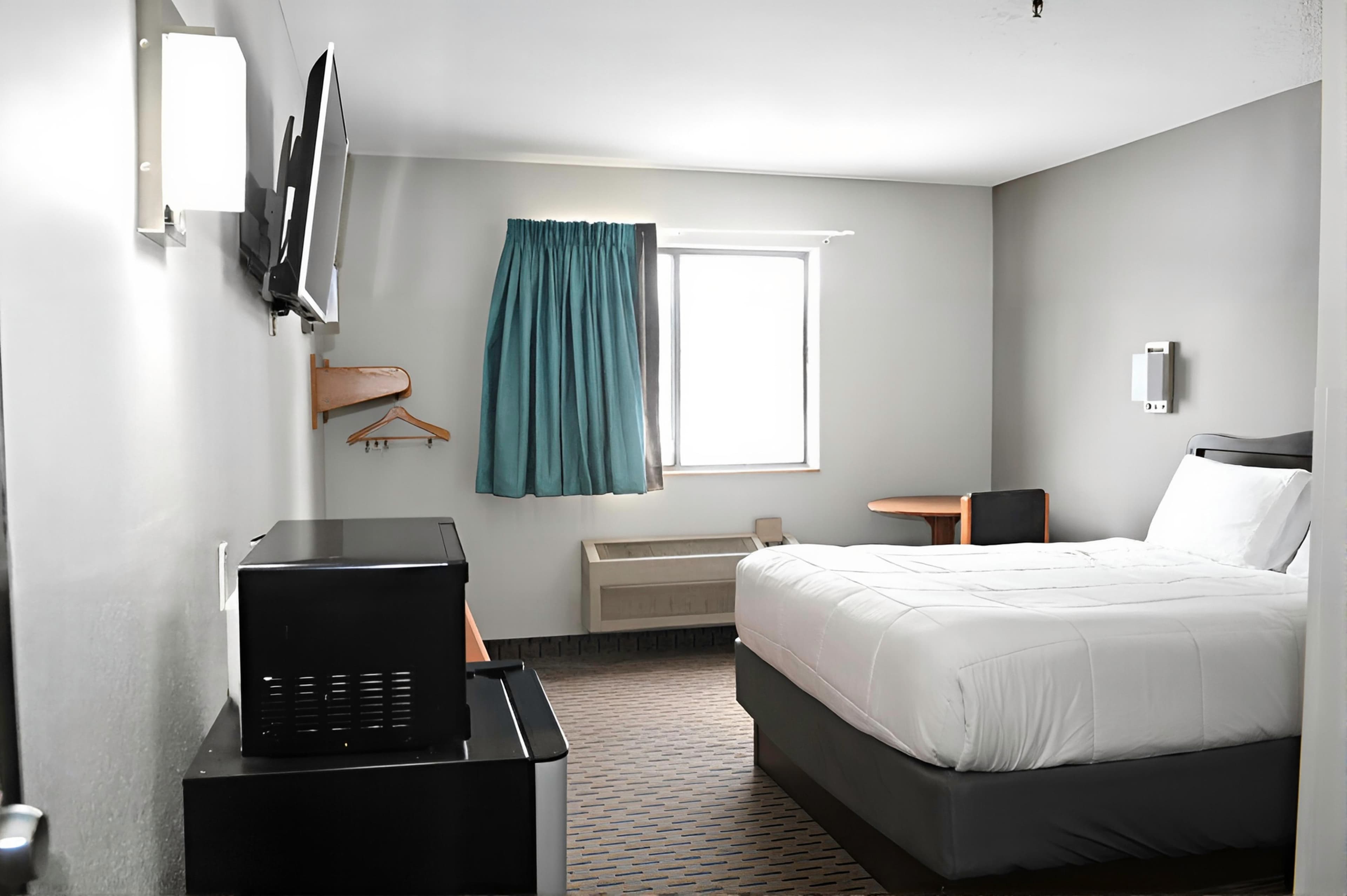 Rodeway Inn Hibbing - Image 2