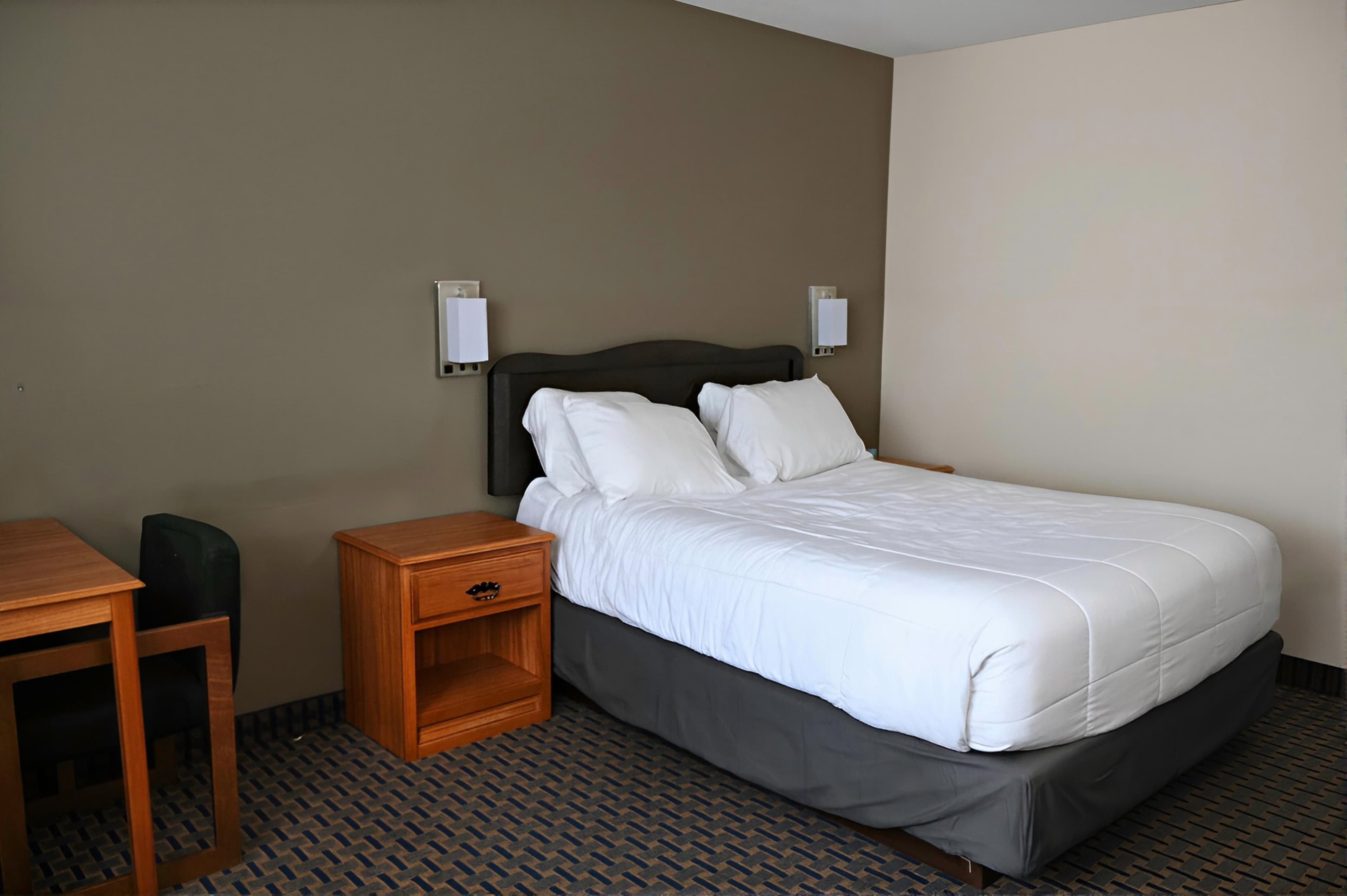 Rodeway Inn Hibbing - Image 3