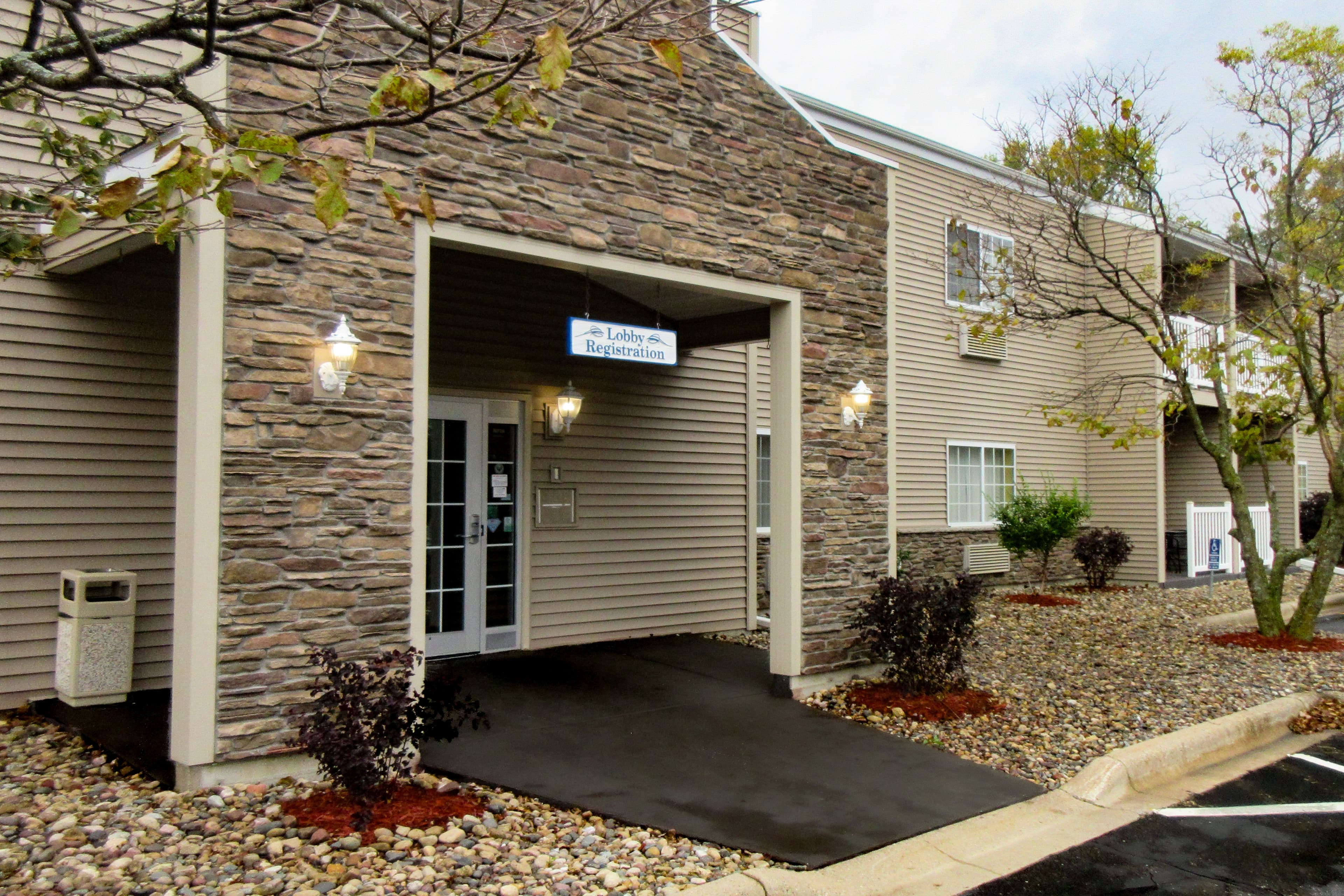 Quality Inn & Suites Red Wing - Image 1