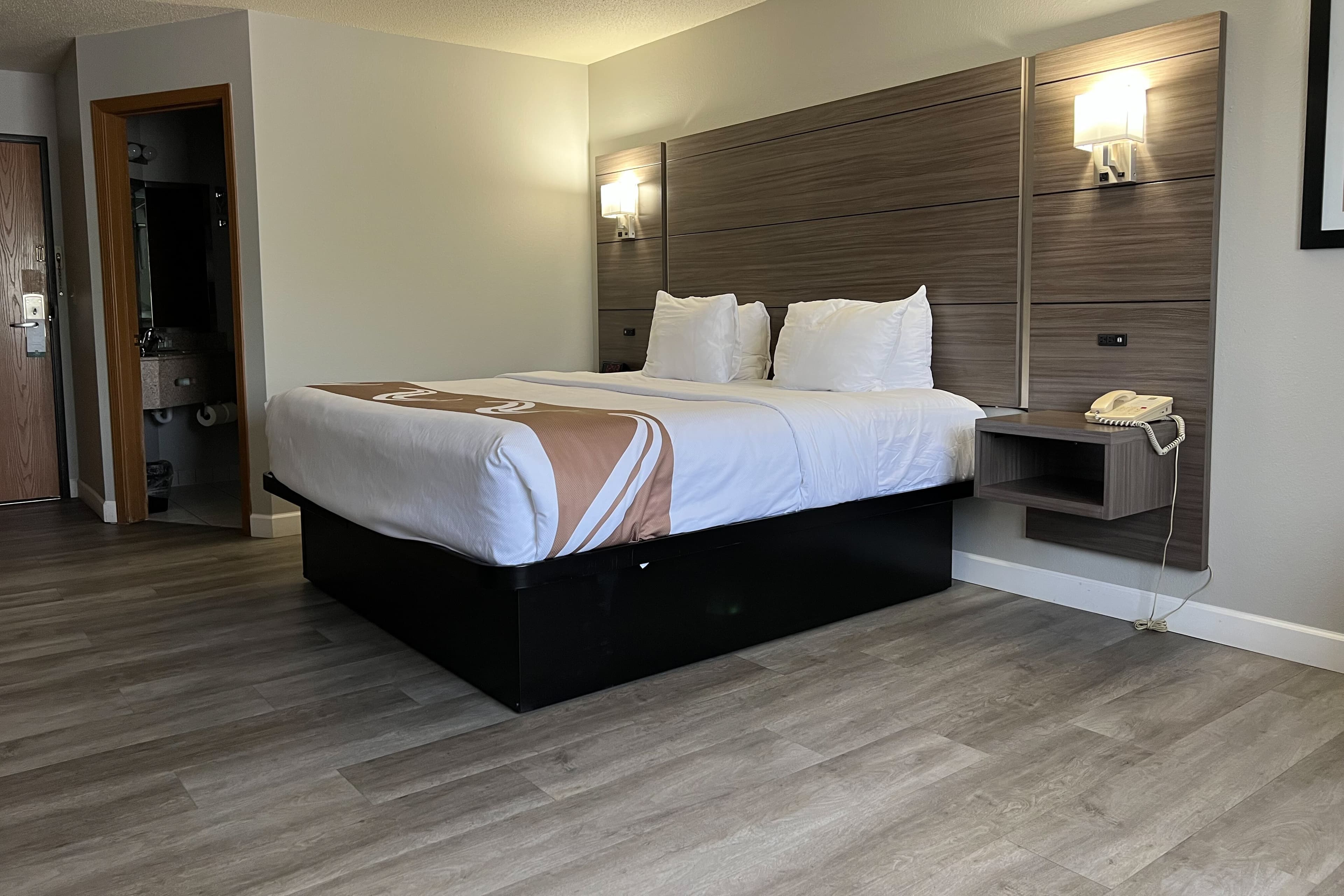 Quality Inn & Suites Red Wing - Image 3