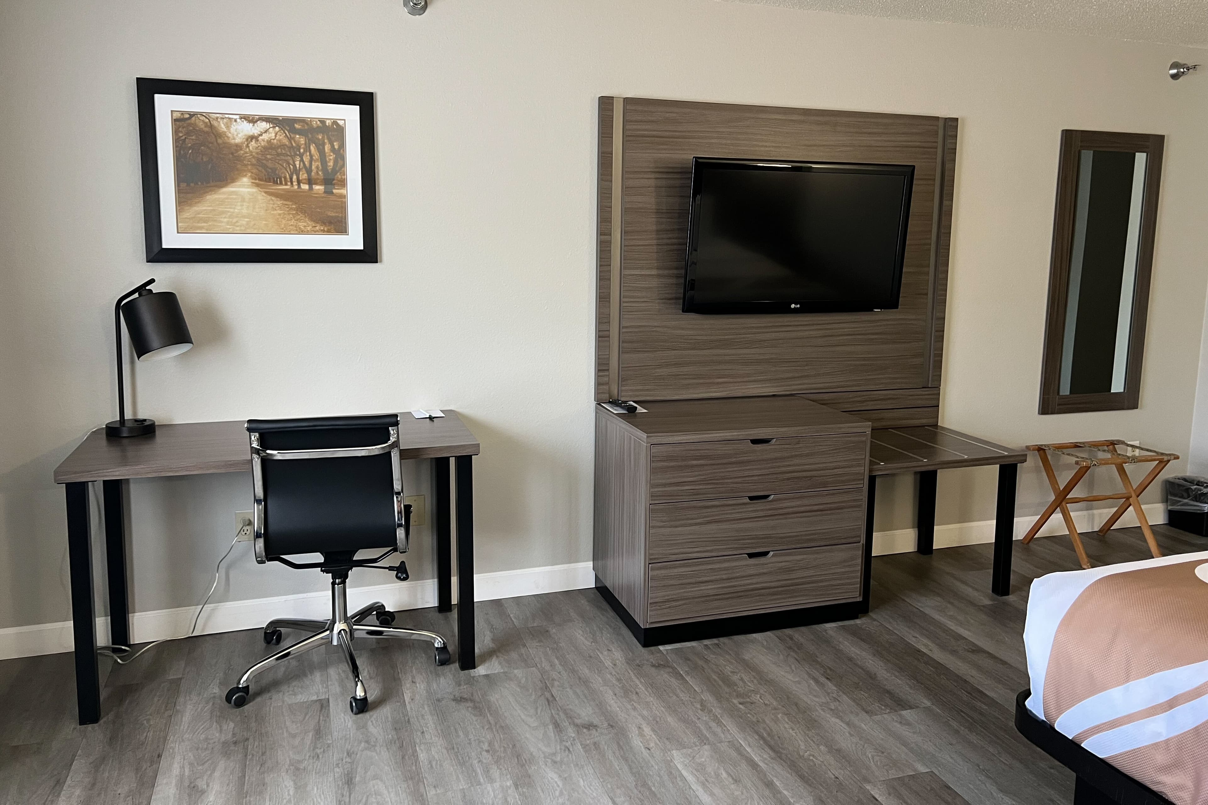 Quality Inn & Suites Red Wing - Image 4
