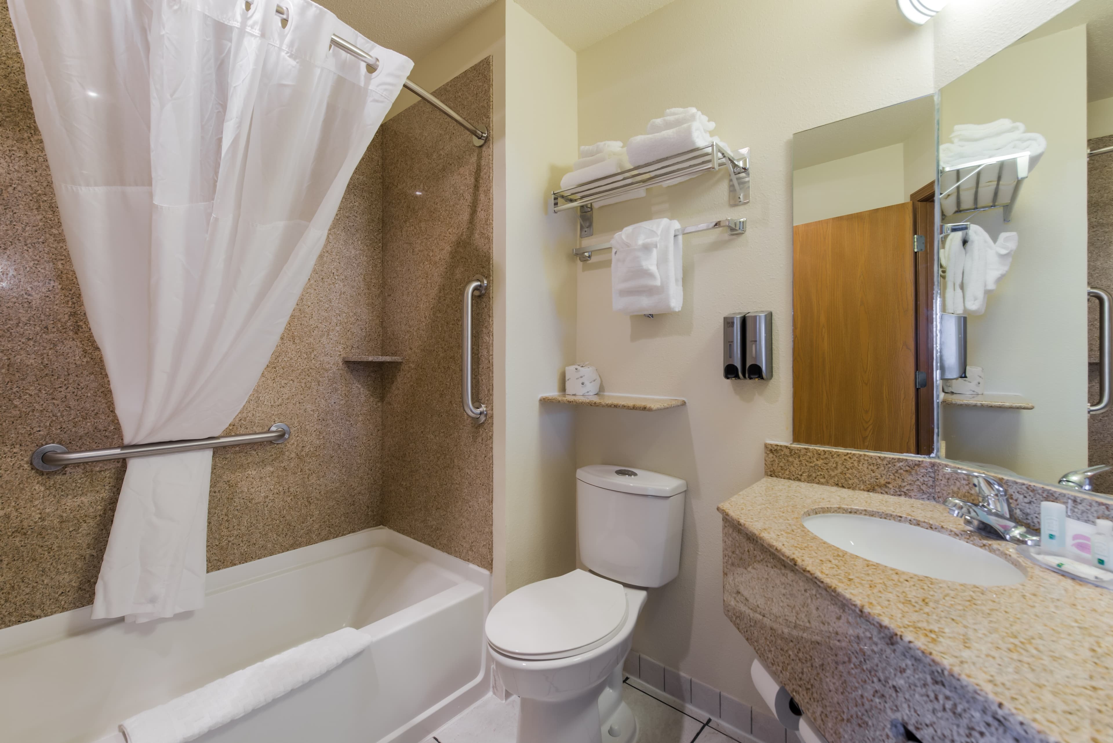 Quality Inn & Suites Red Wing — 16