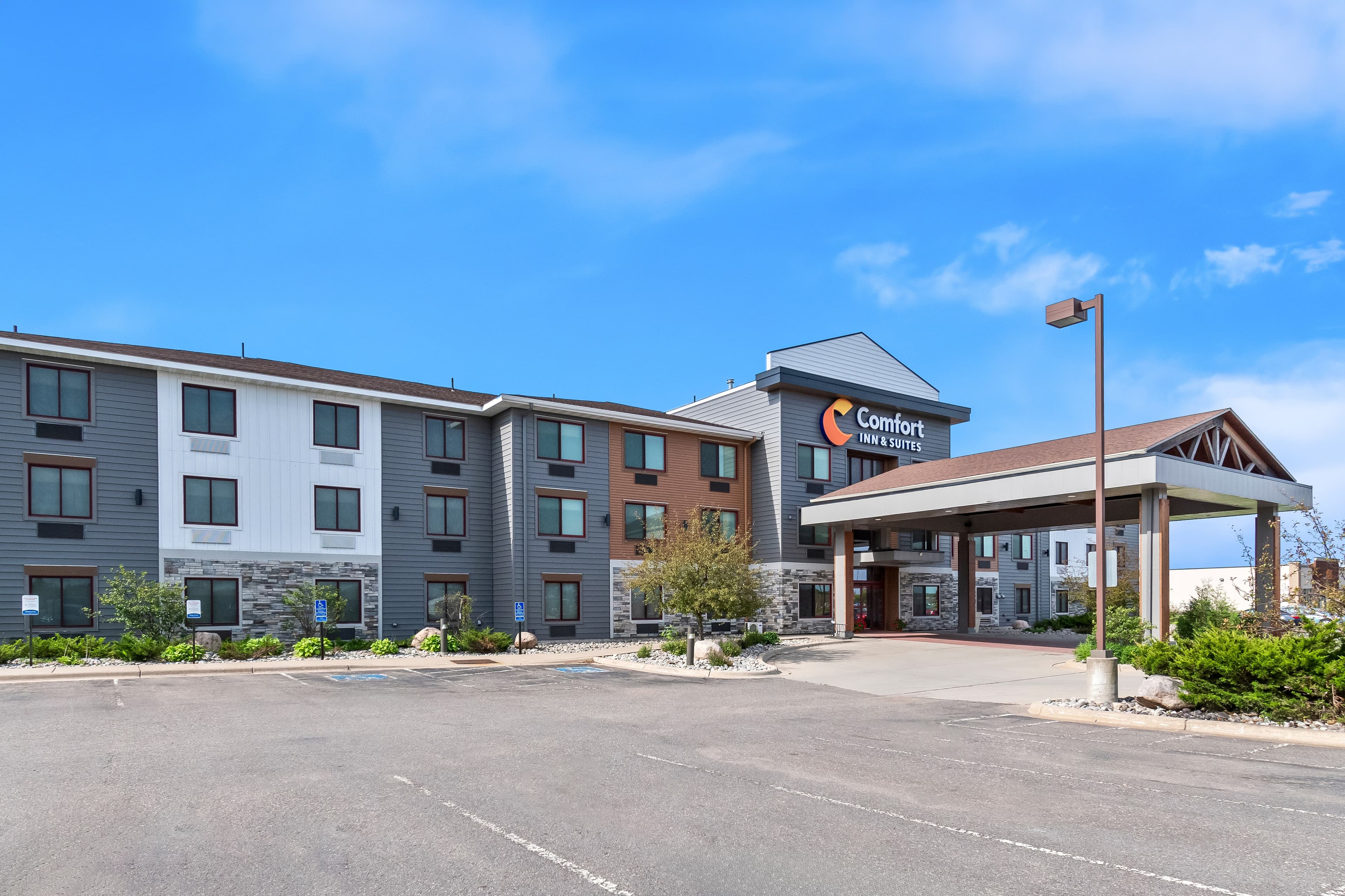 Comfort Inn & Suites Mountain Iron and Virginia - Image 1